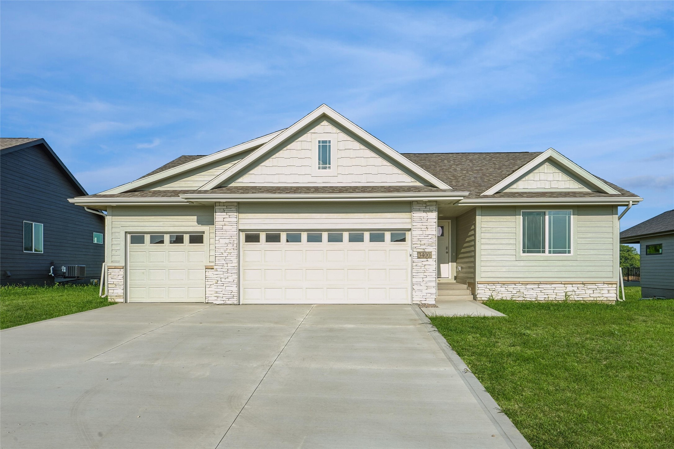 3400 SE Bannister Drive Property Photo 1