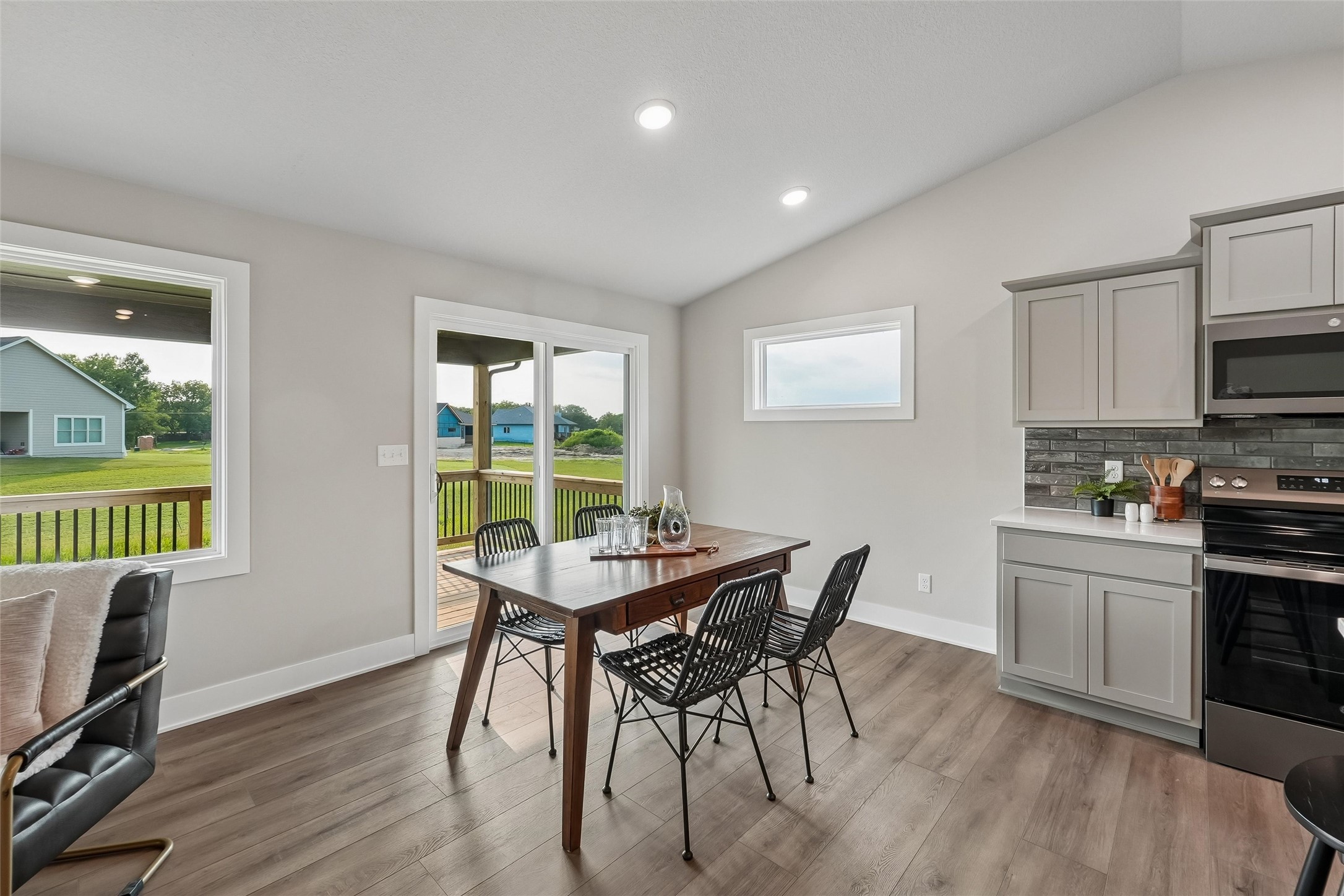 3402 Se Bannister Drive Property Photo 5