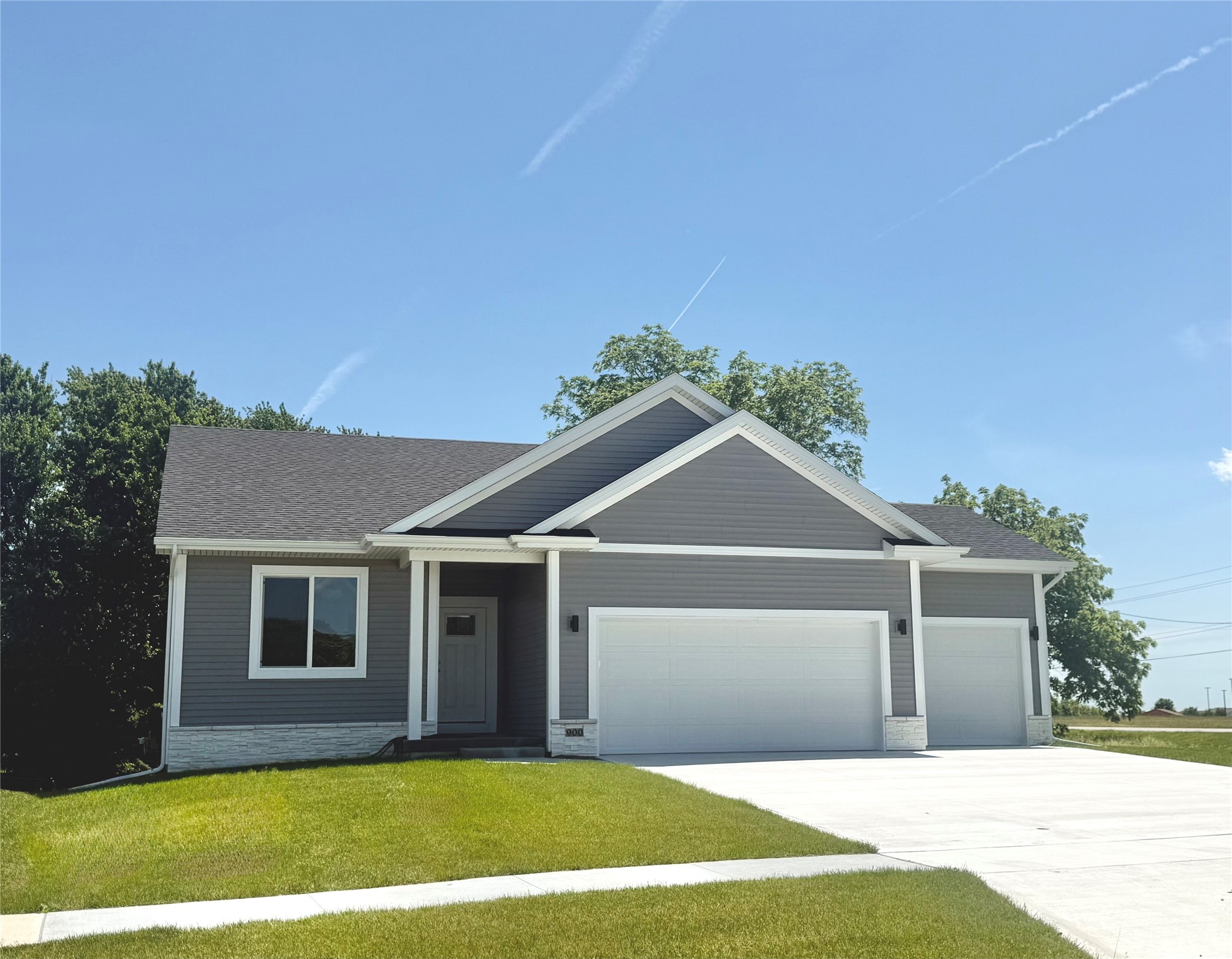 900 Walnut Drive Property Photo 1