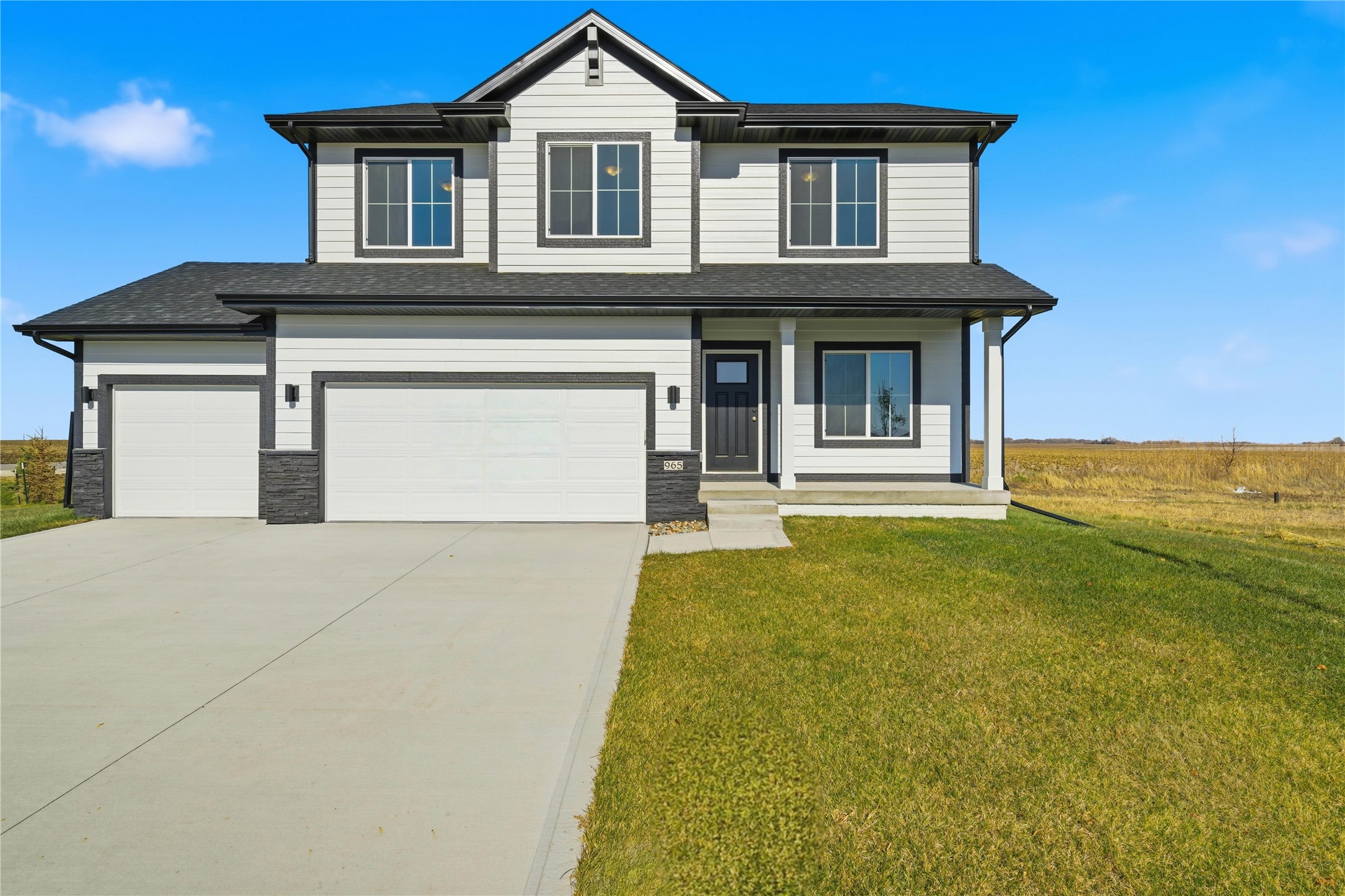 965 Nw Rolland Road Property Photo 1