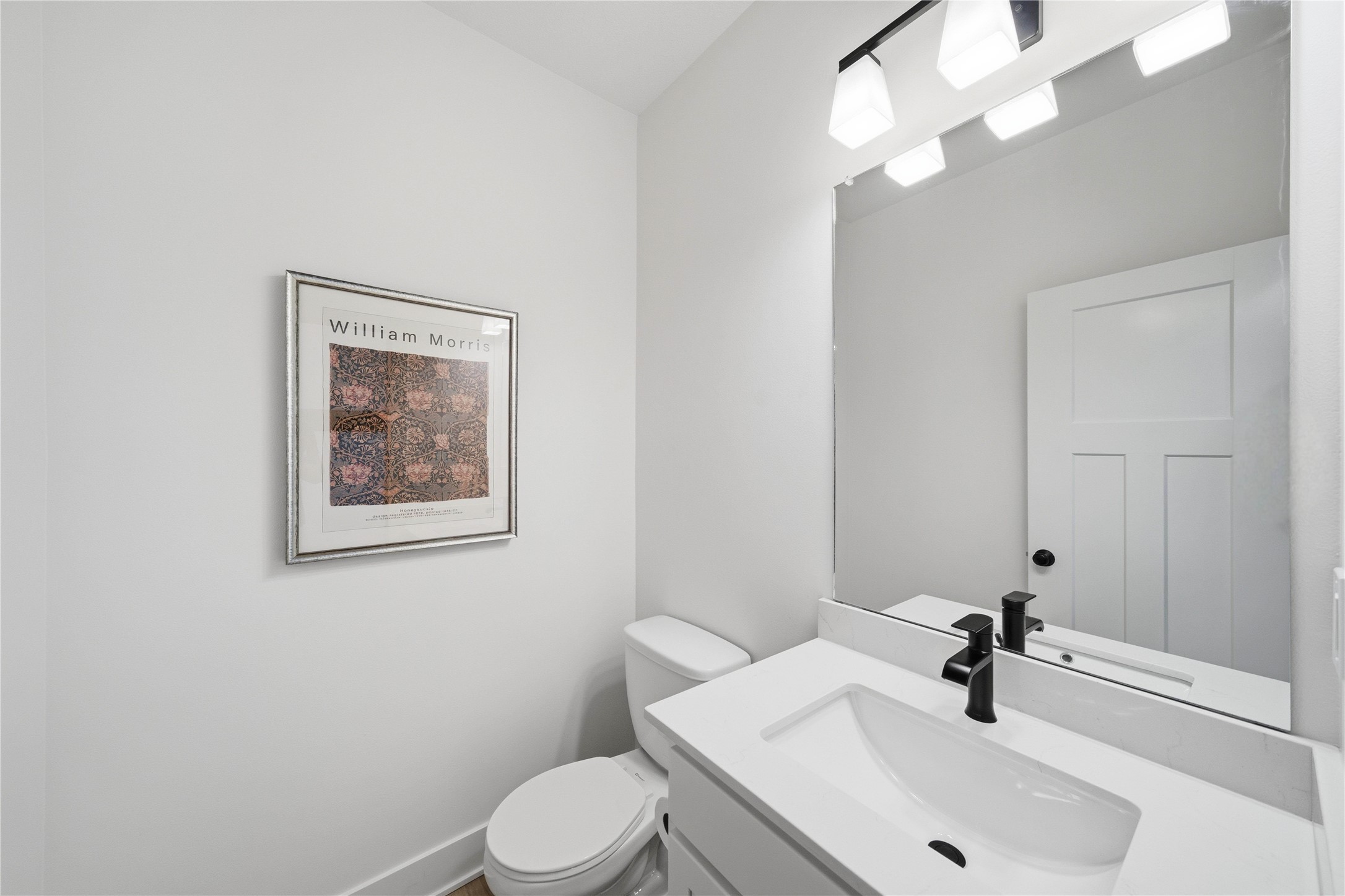 965 Nw Rolland Road Property Photo 10
