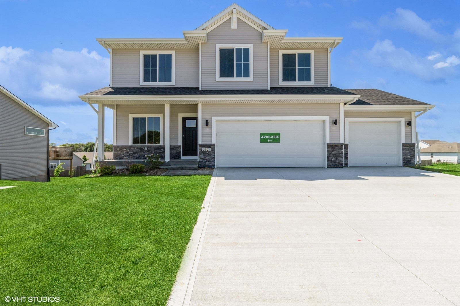 2426 E 50th Court Property Photo 1