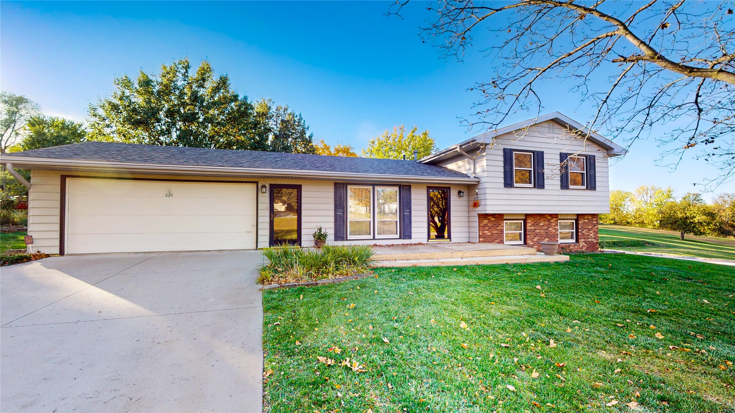 624 N Division Street Property Photo 1