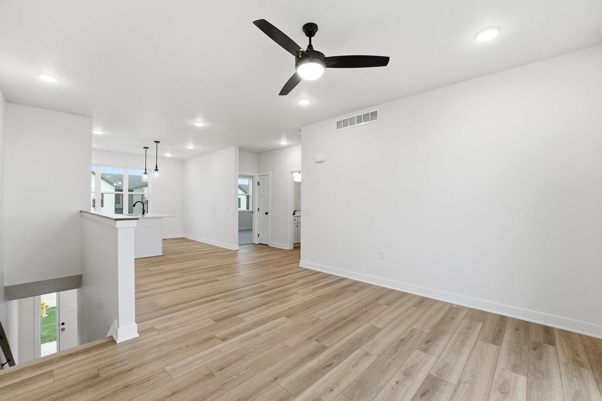 1376 Meadow Rose Place Property Photo 4