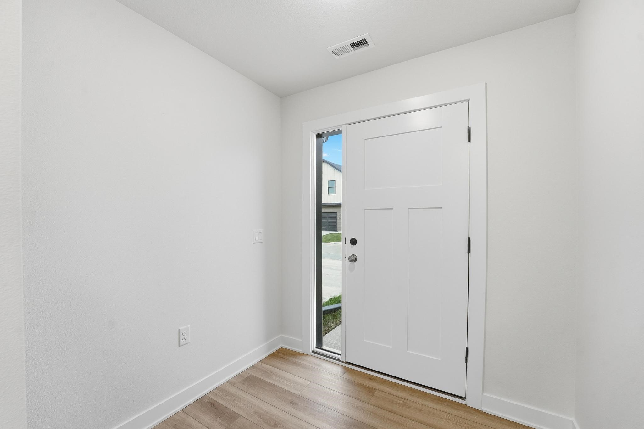 1376 Meadow Rose Place Property Photo 15