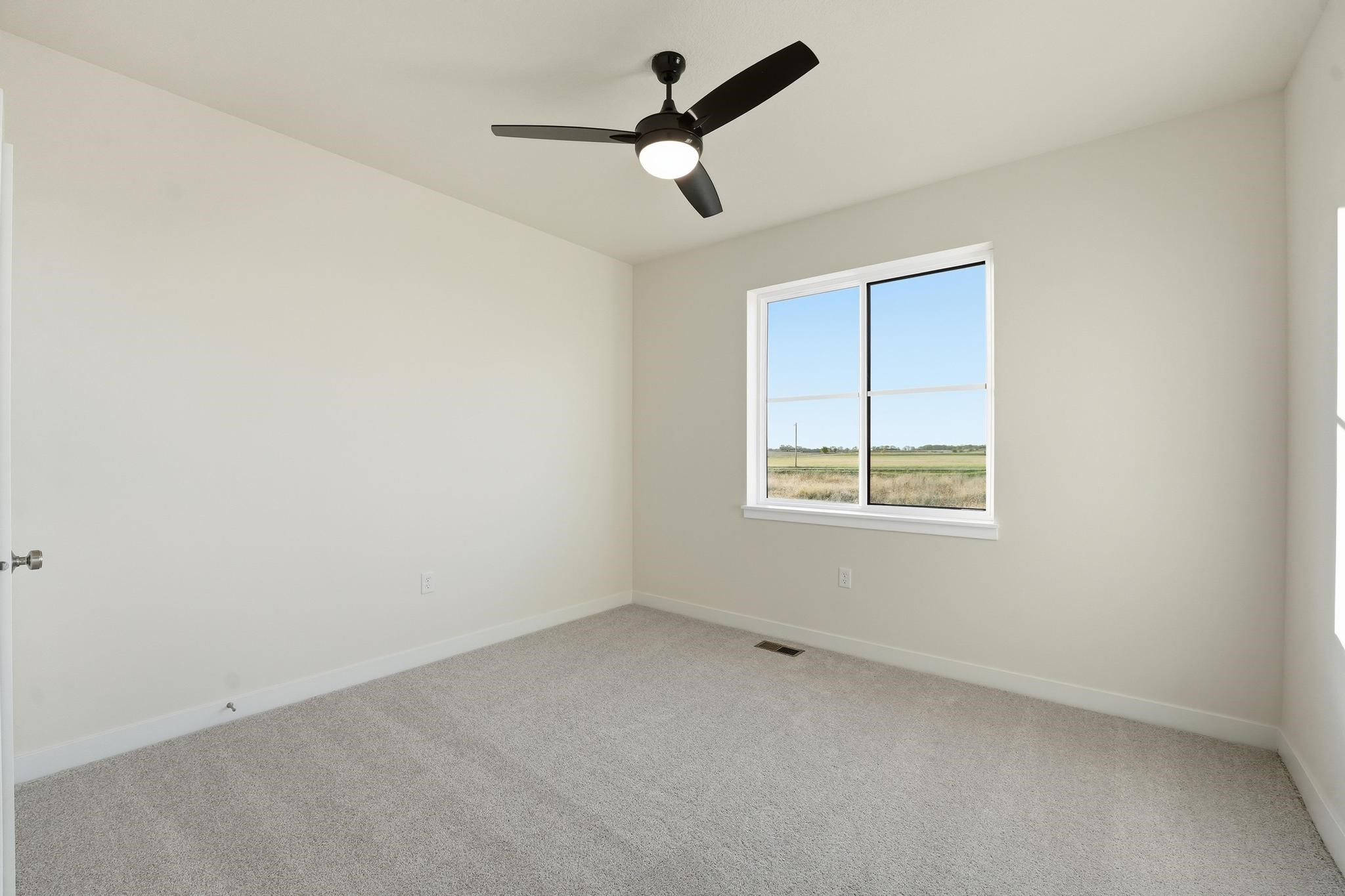 1362 Meadow Rose Place Property Photo 7