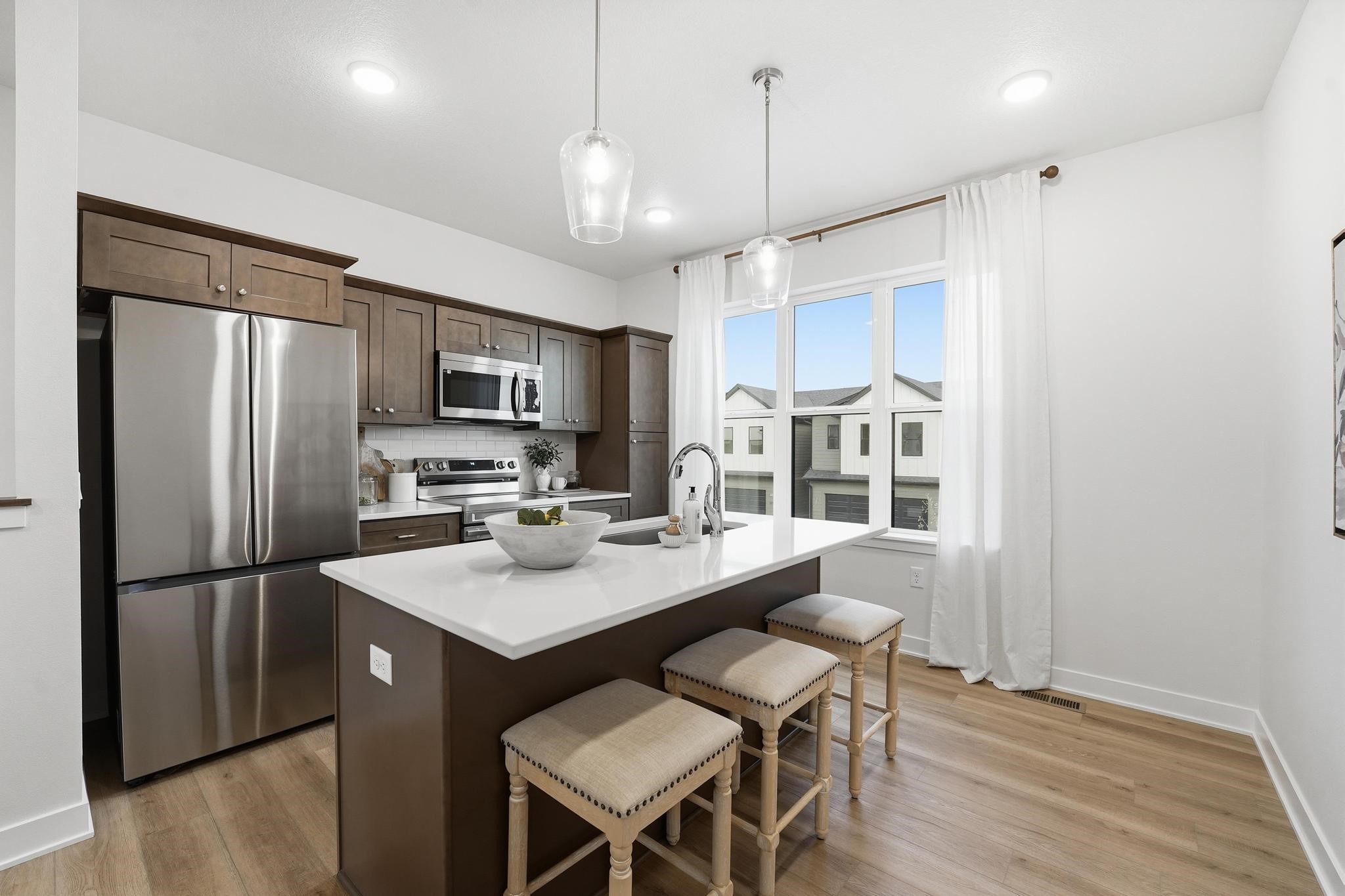 1366 Meadow Rose Place Property Photo 3