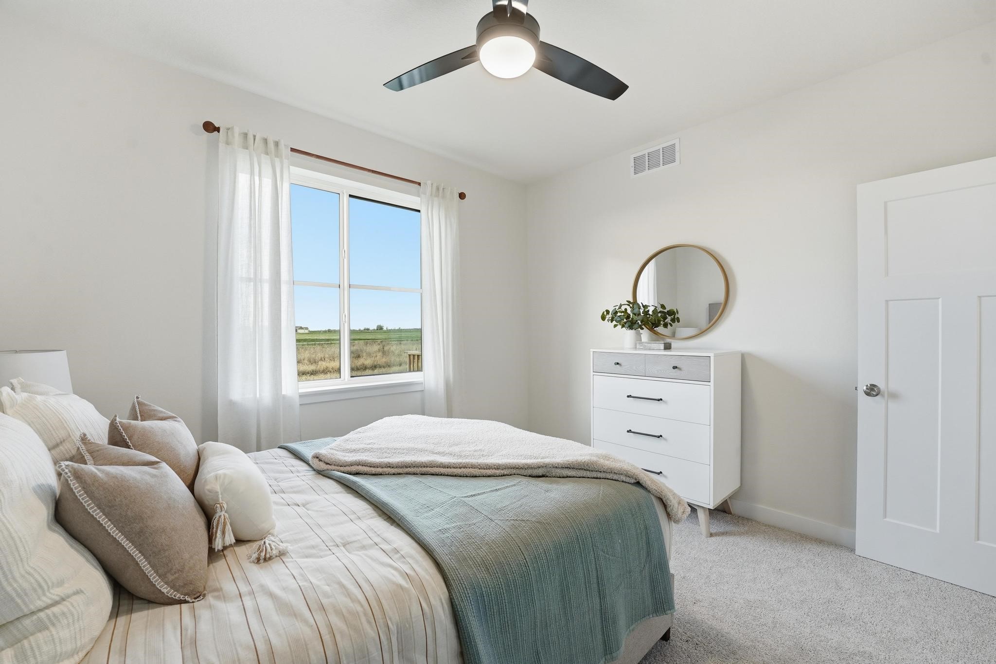 1366 Meadow Rose Place Property Photo 12