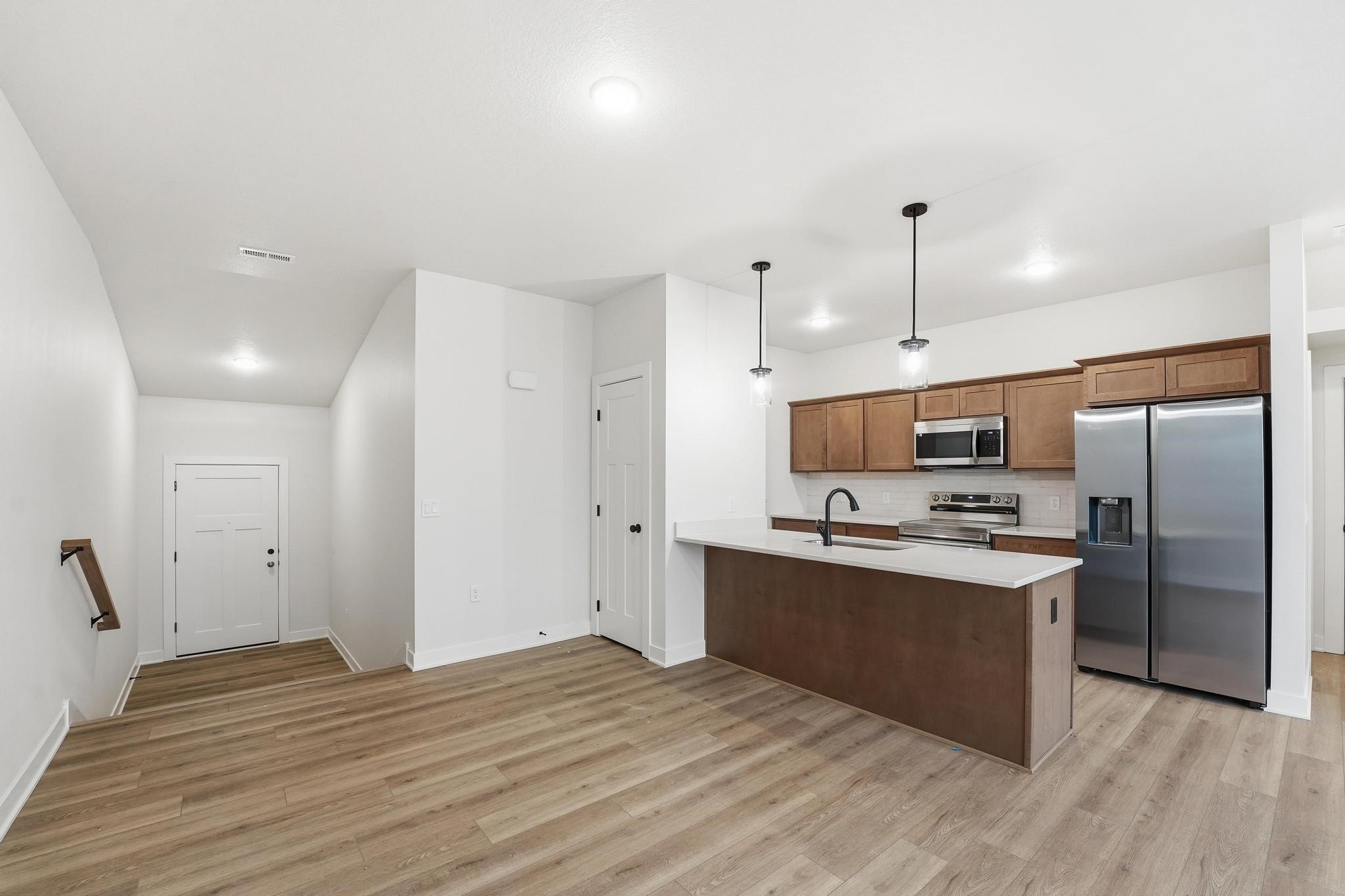 713 Campusside Place Property Photo 4