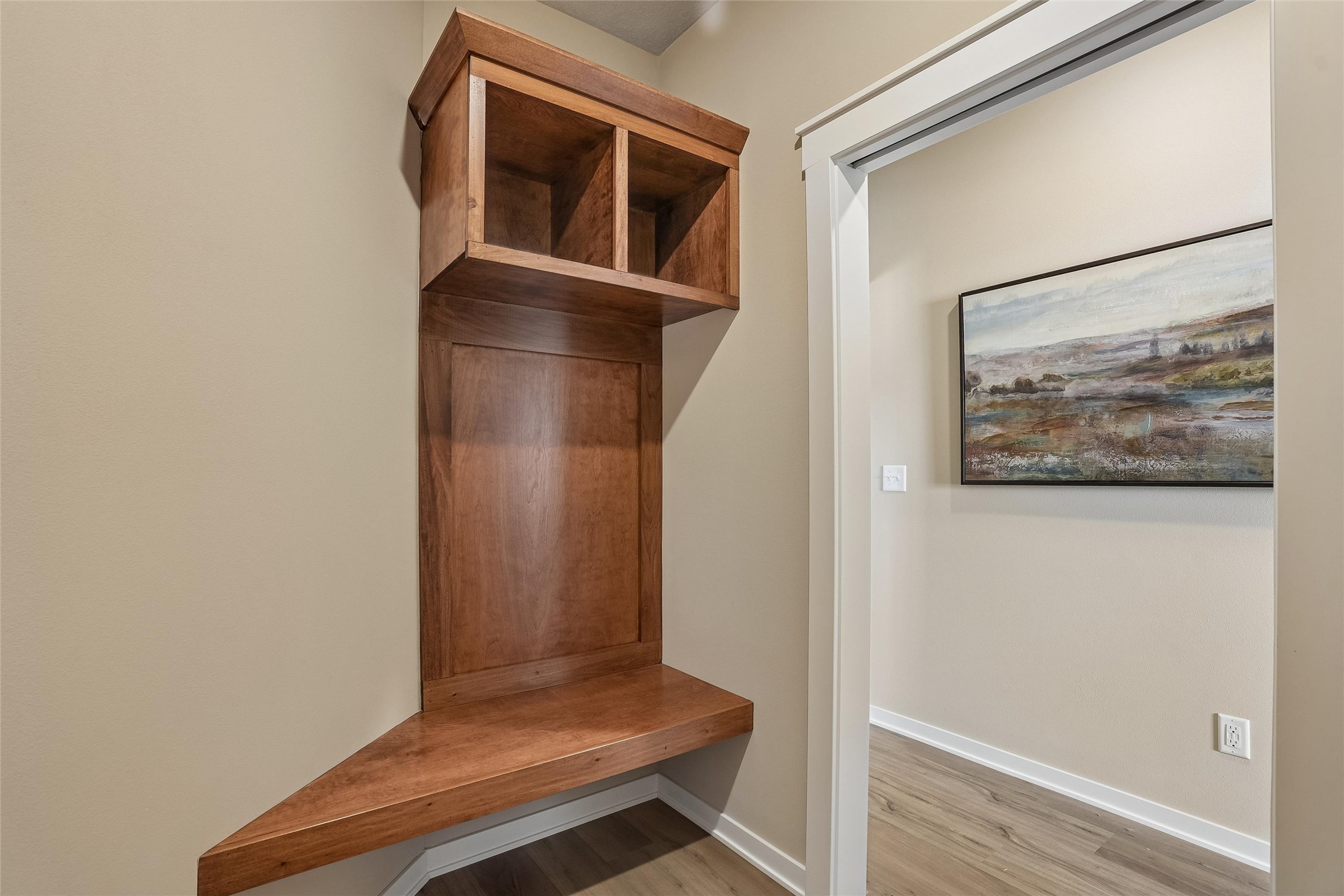 558 Se Hollow Court Property Photo 14