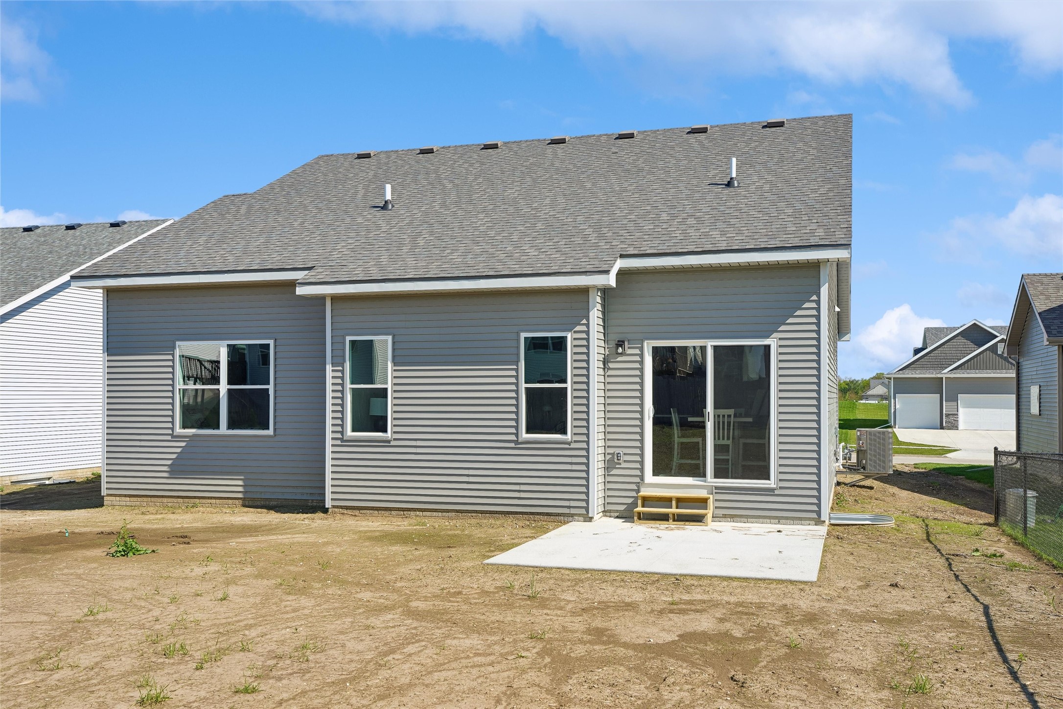 558 Se Hollow Court Property Photo 15