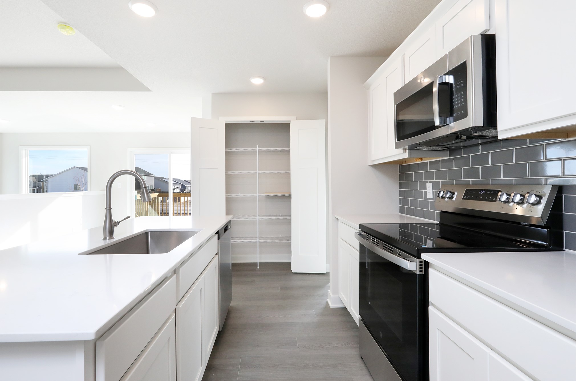 813 3rd Street Nw Property Photo 4