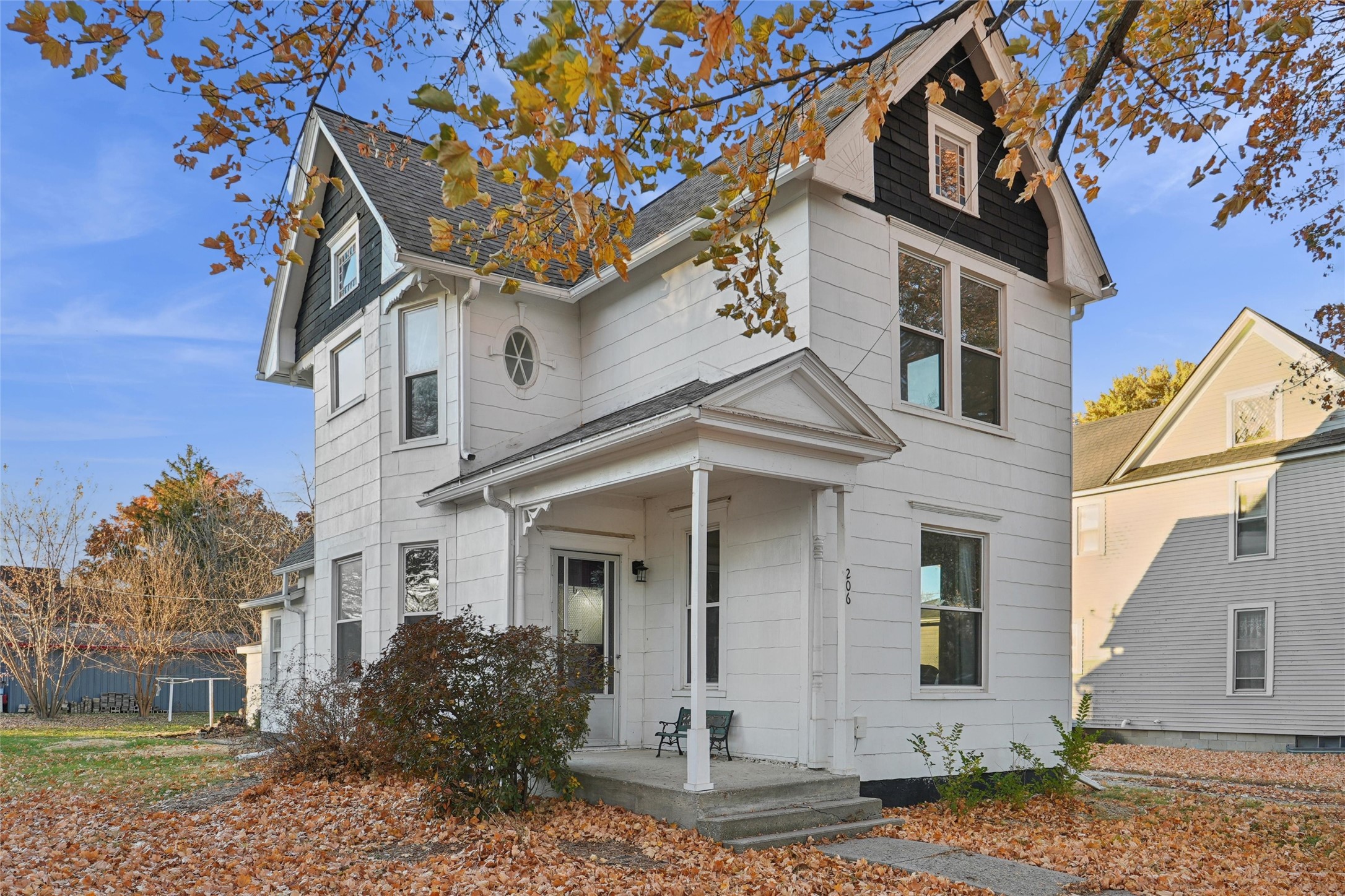 206 3rd Street NE Property Photo 1