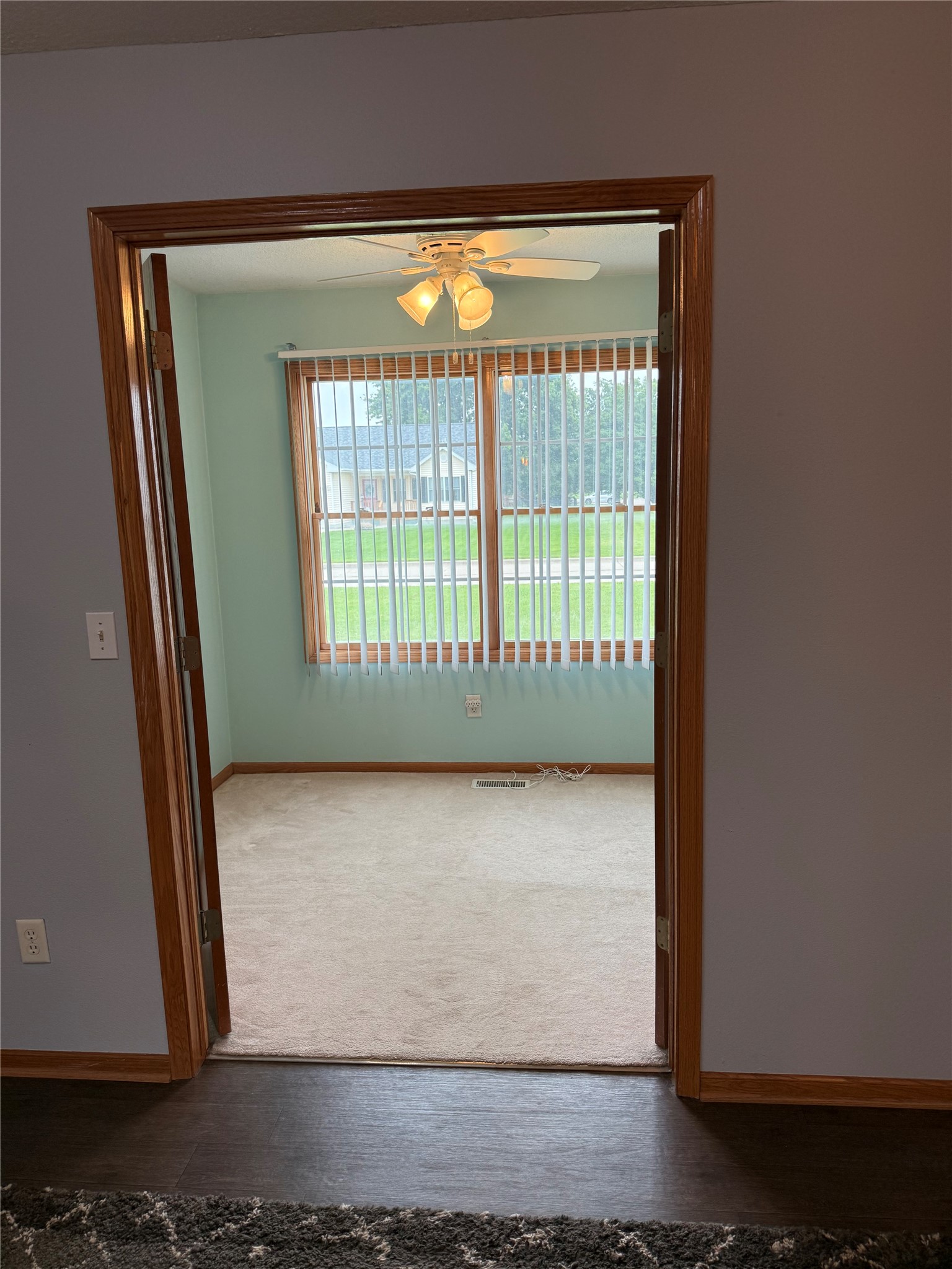 212 N 14th Avenue Property Photo 9