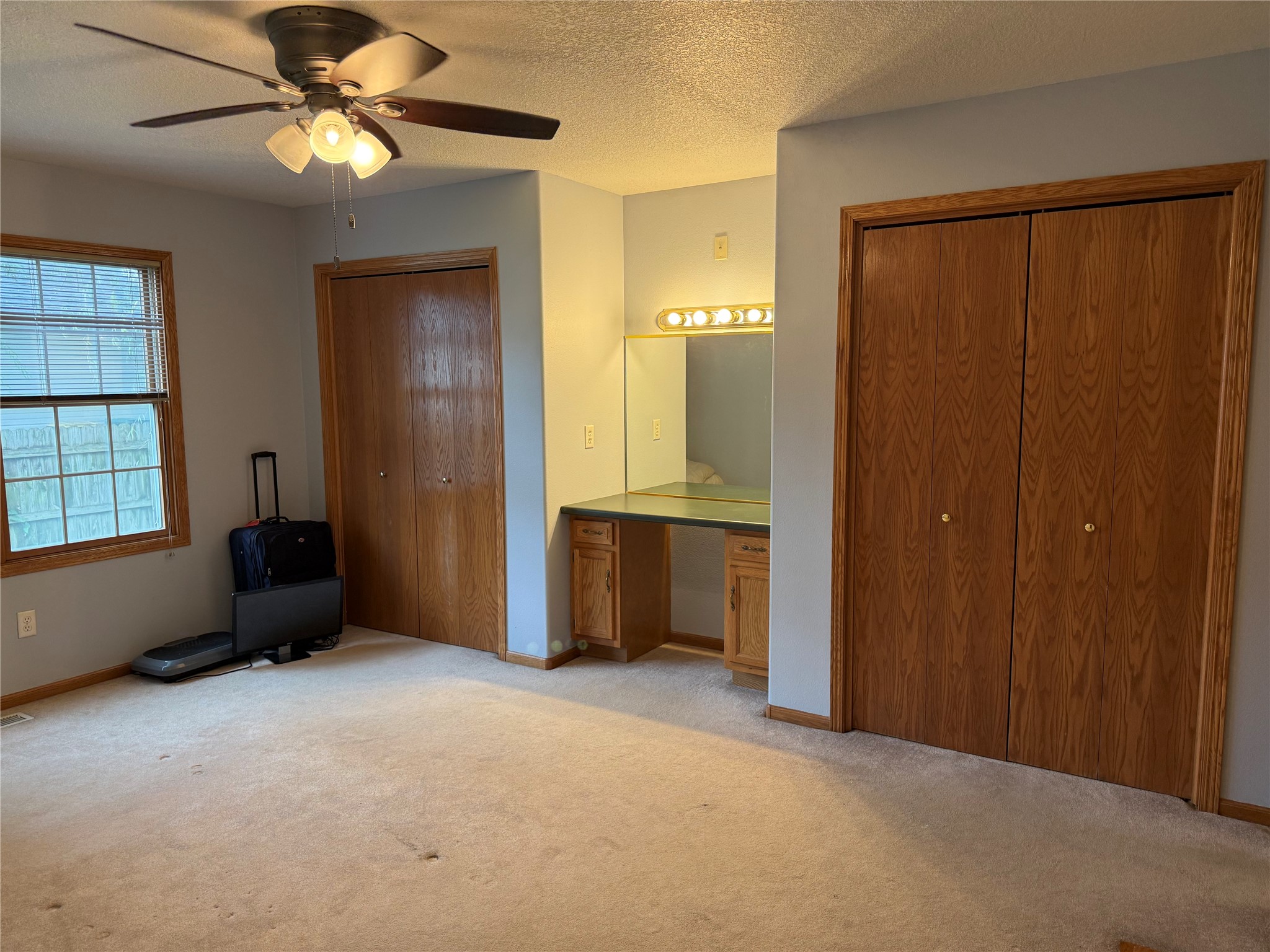 212 N 14th Avenue Property Photo 13