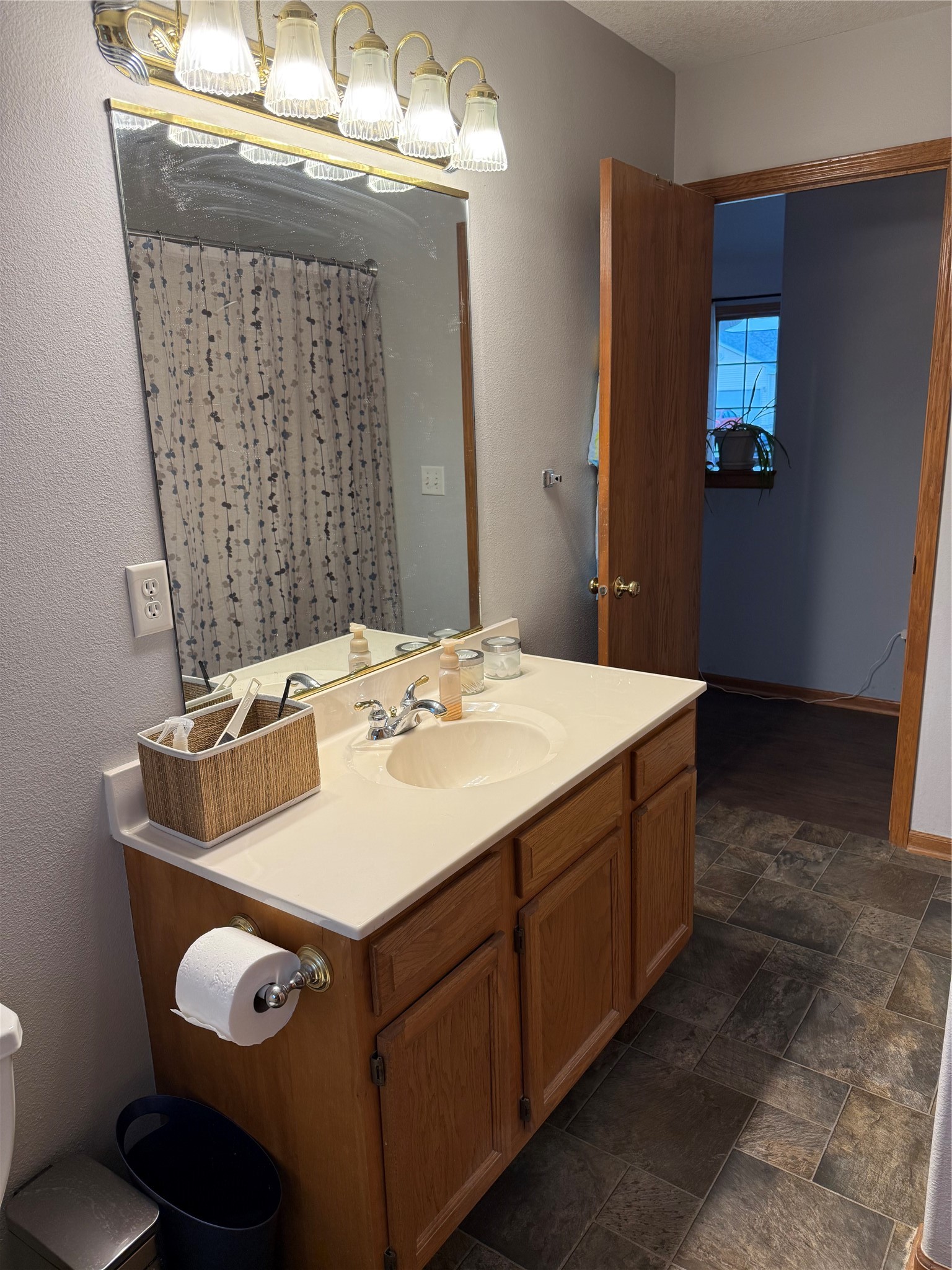 212 N 14th Avenue Property Photo 14