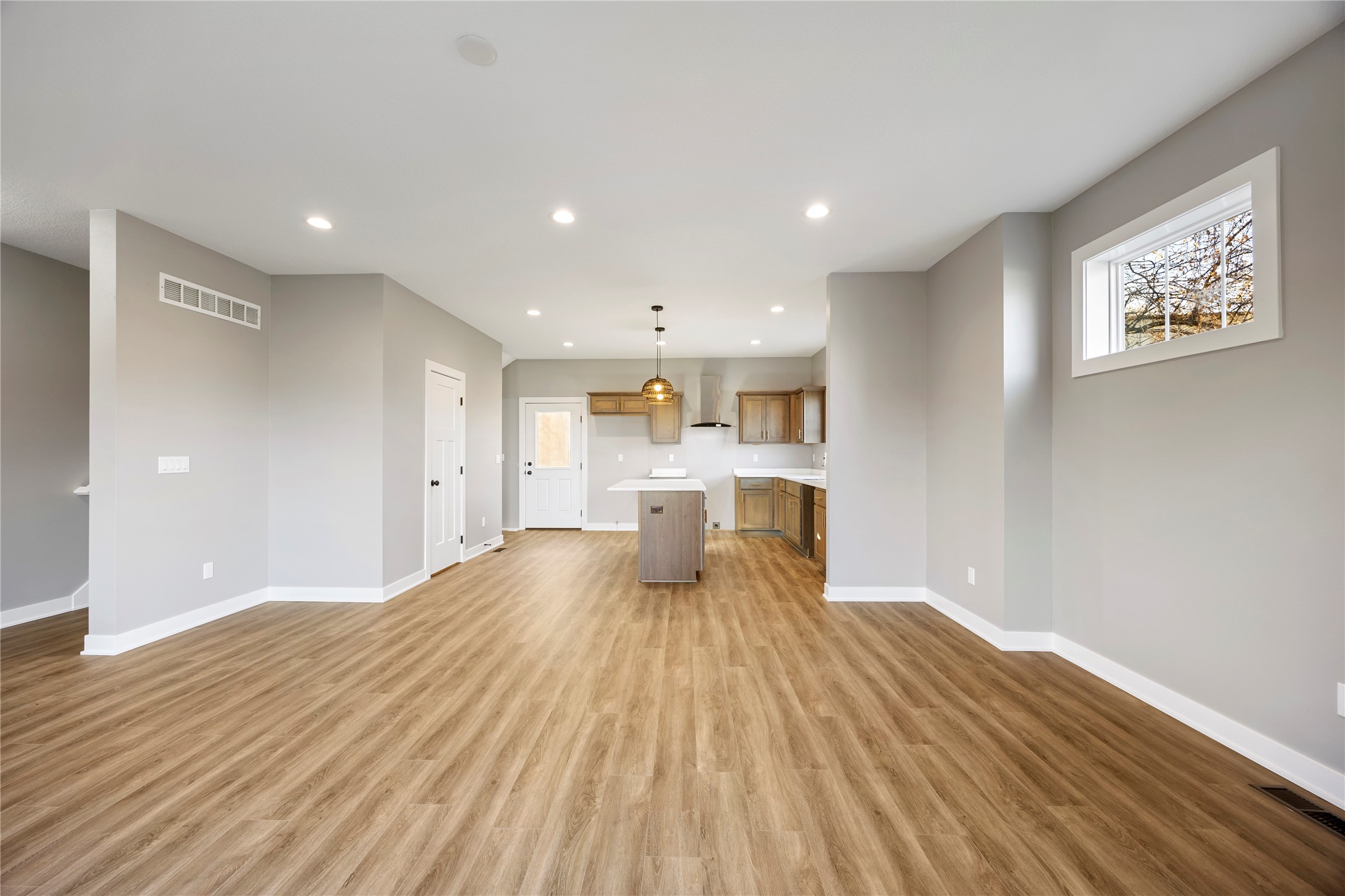 335 Forest Avenue 24 Property Photo 6