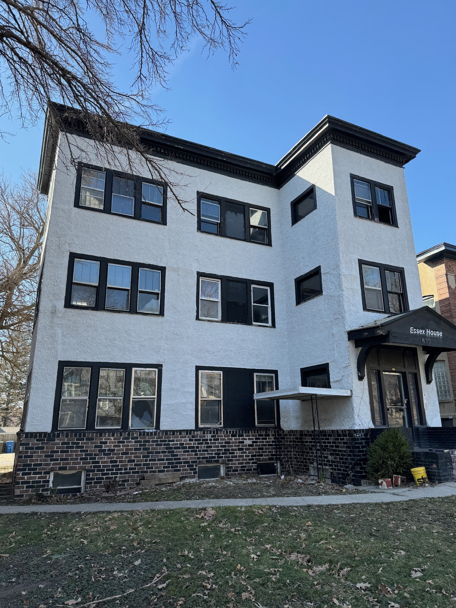 672 19th Street Property Photo 1