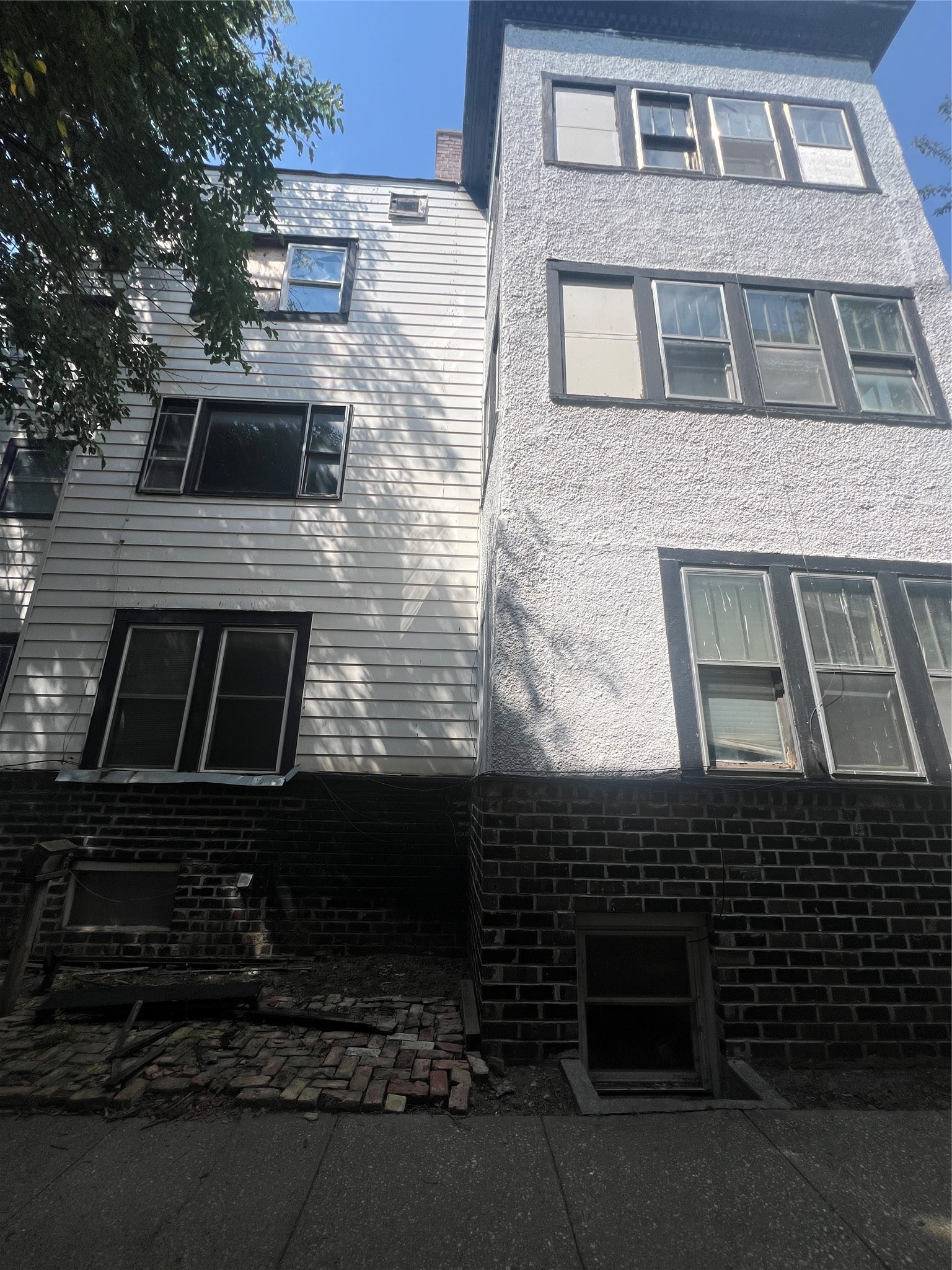 672 19th Street Property Photo 6