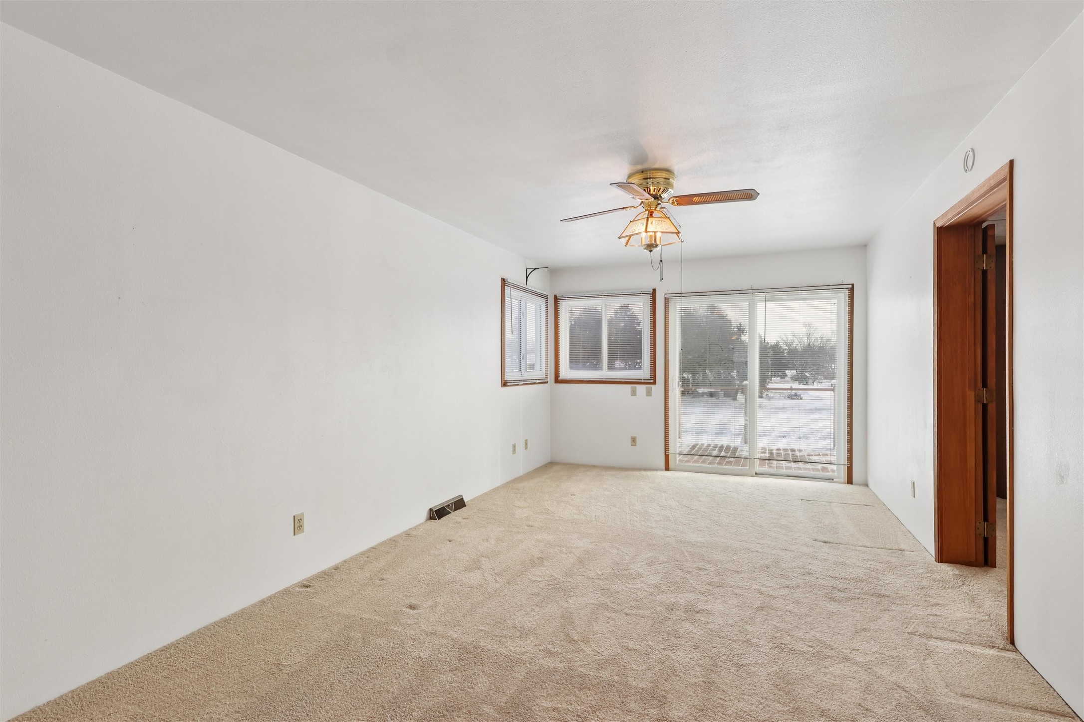 1024 W Summit Street Property Photo 18