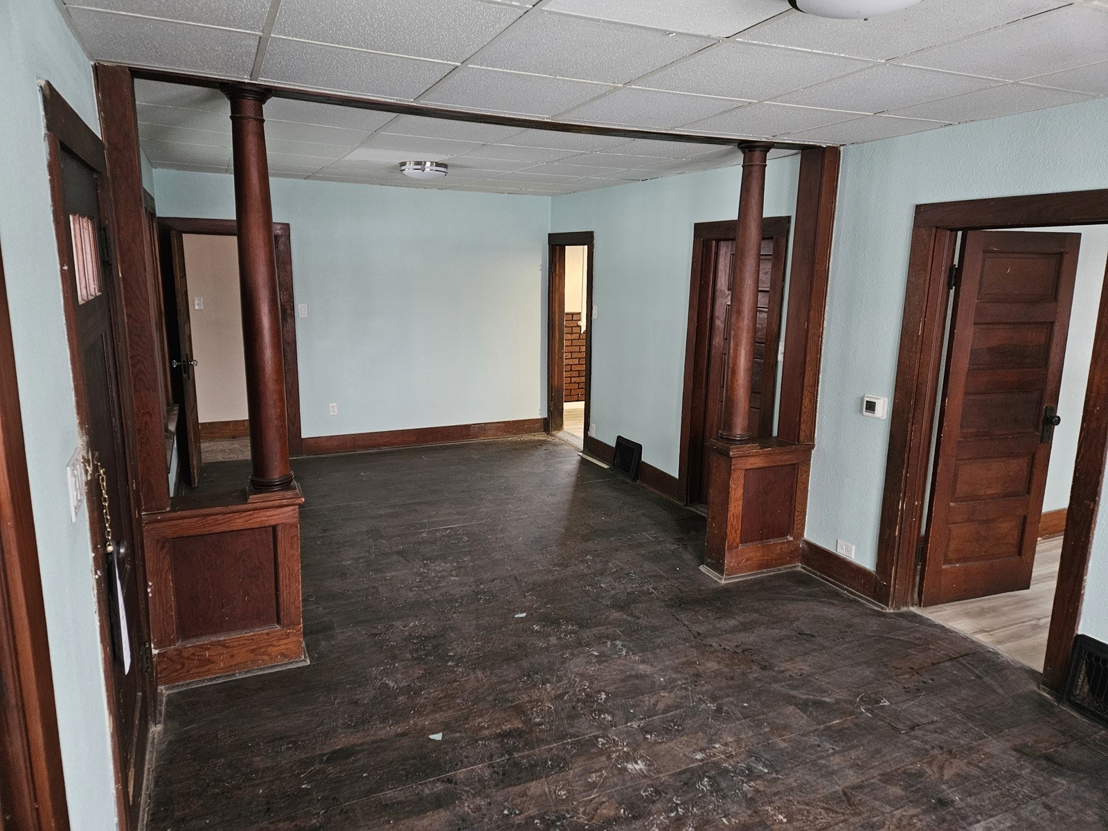 1319 E 37th Street Property Photo 5