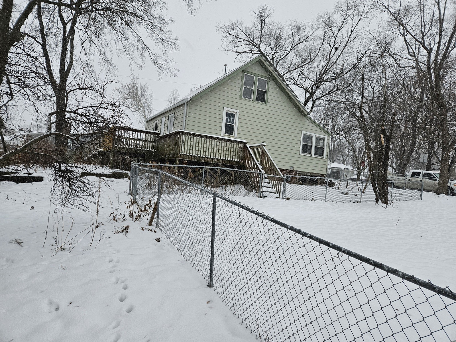 1319 E 37th Street Property Photo 14