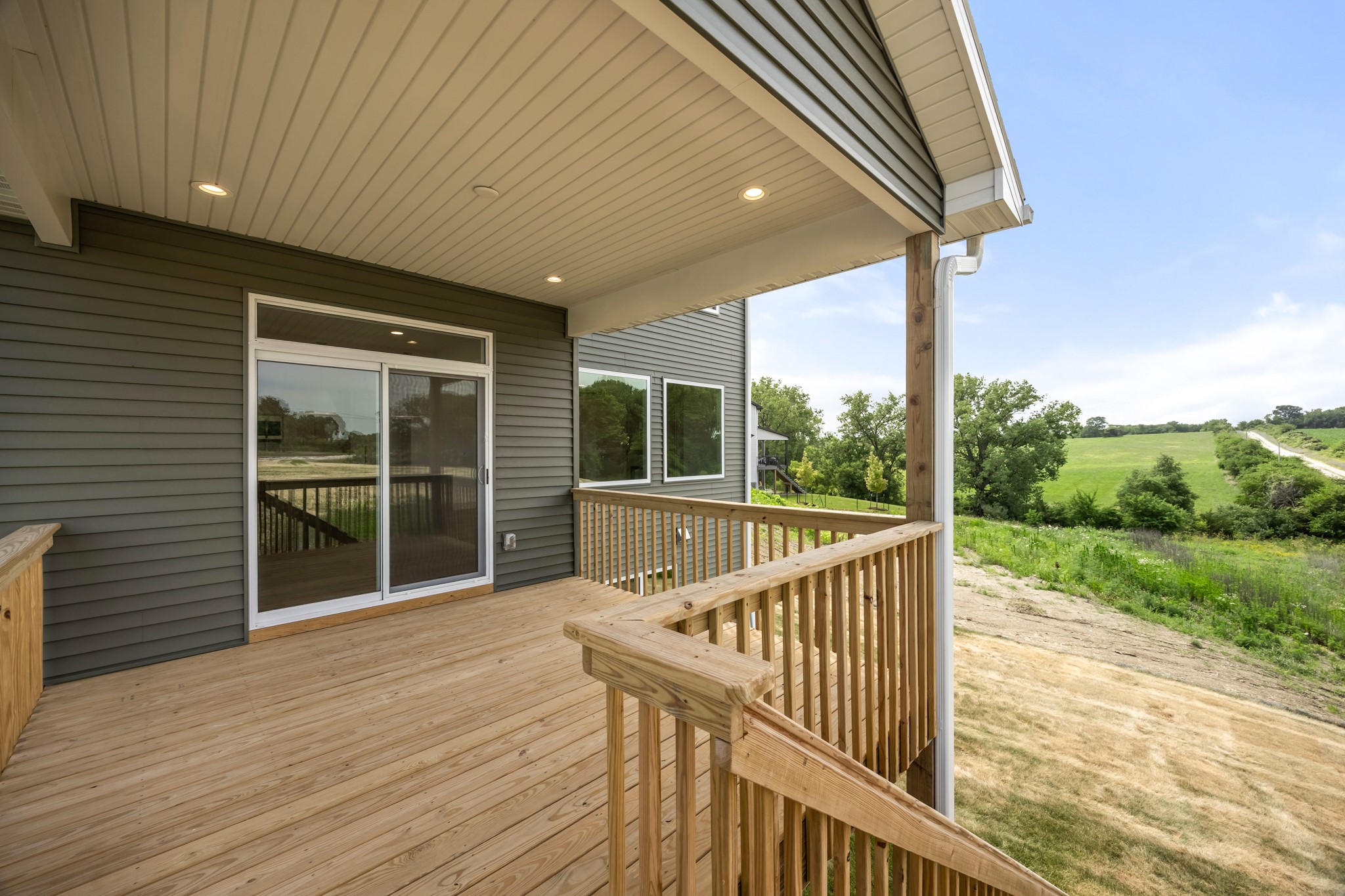434 Venice Avenue Property Photo 4