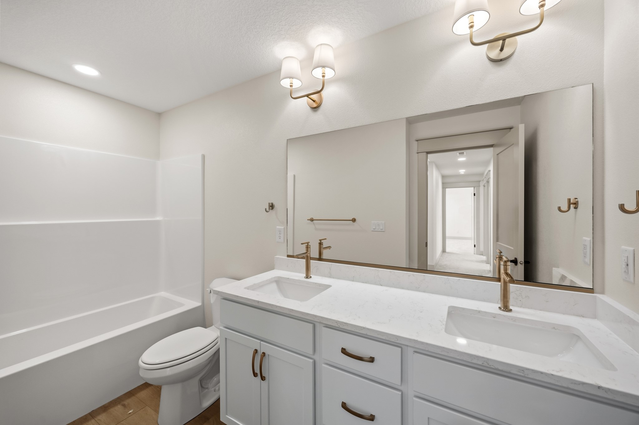 434 Venice Avenue Property Photo 22