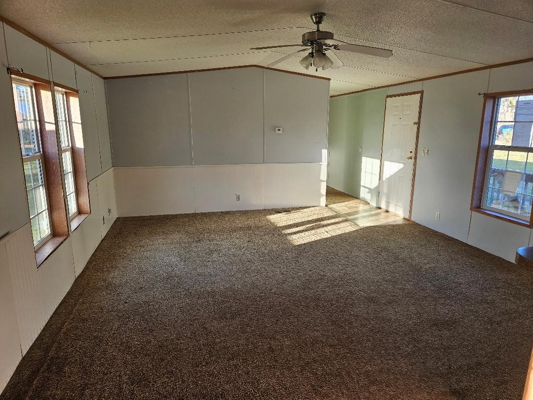 302 W South Street Property Photo 4