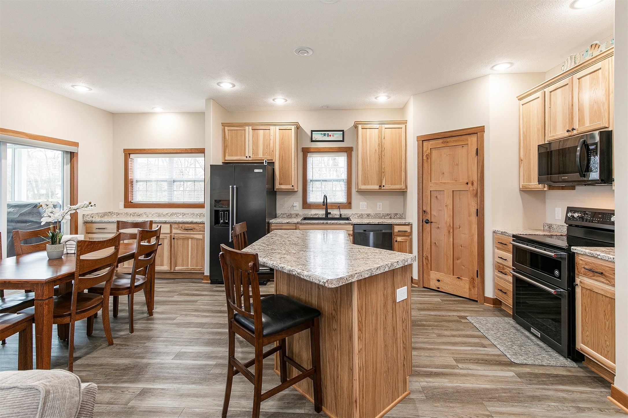 3148 Fairview Place Property Photo 11
