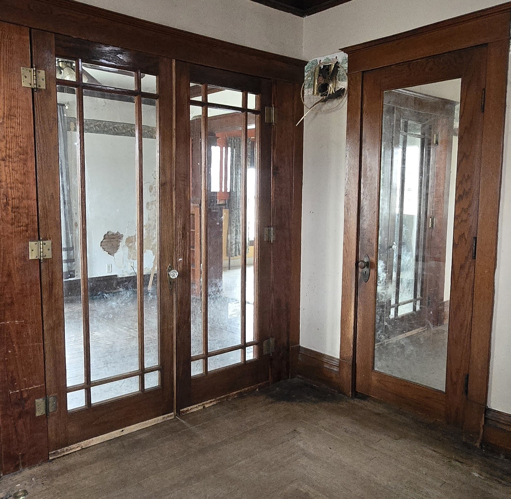 608 S Broadway Street Property Photo 5