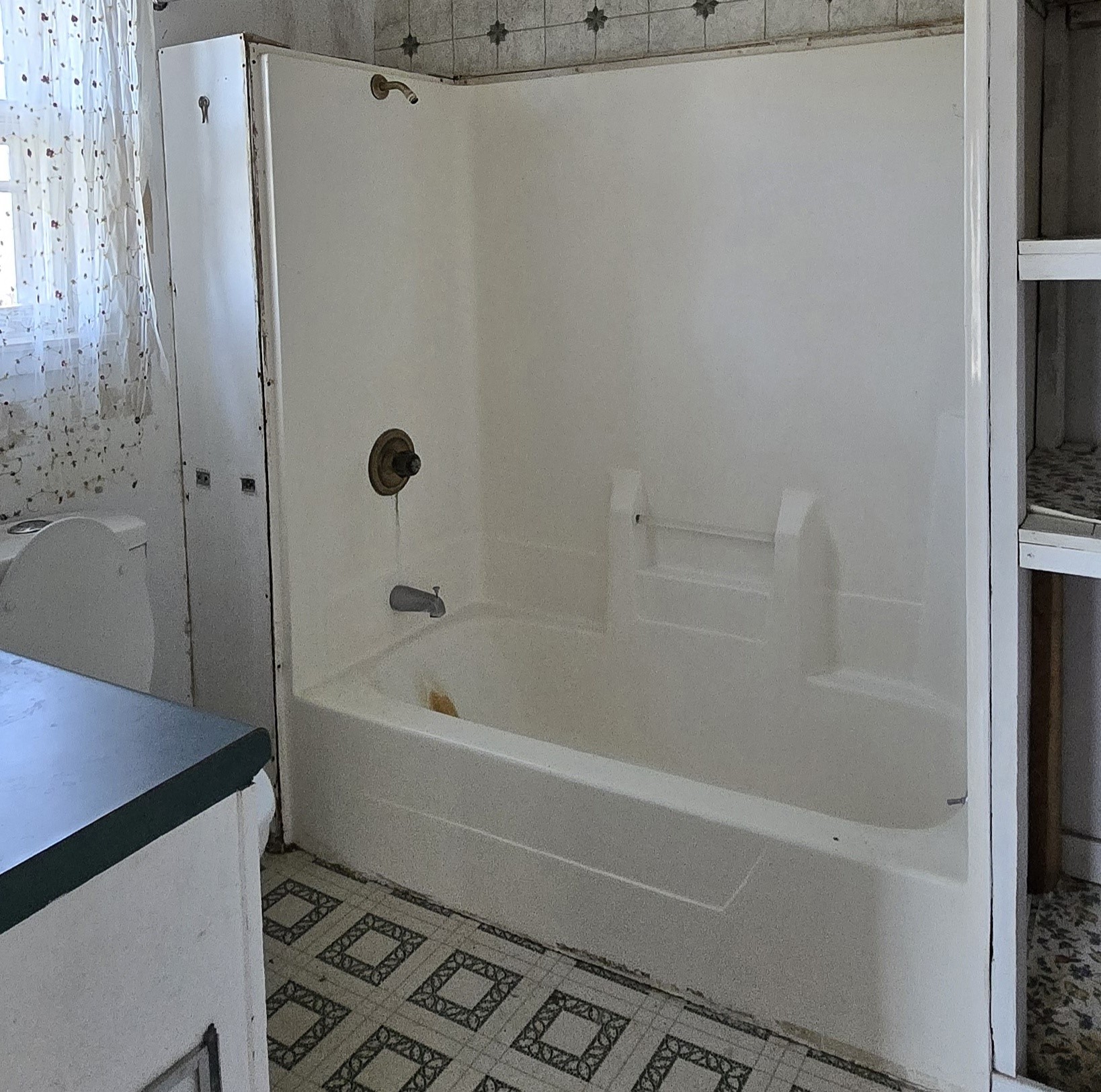 608 S Broadway Street Property Photo 13