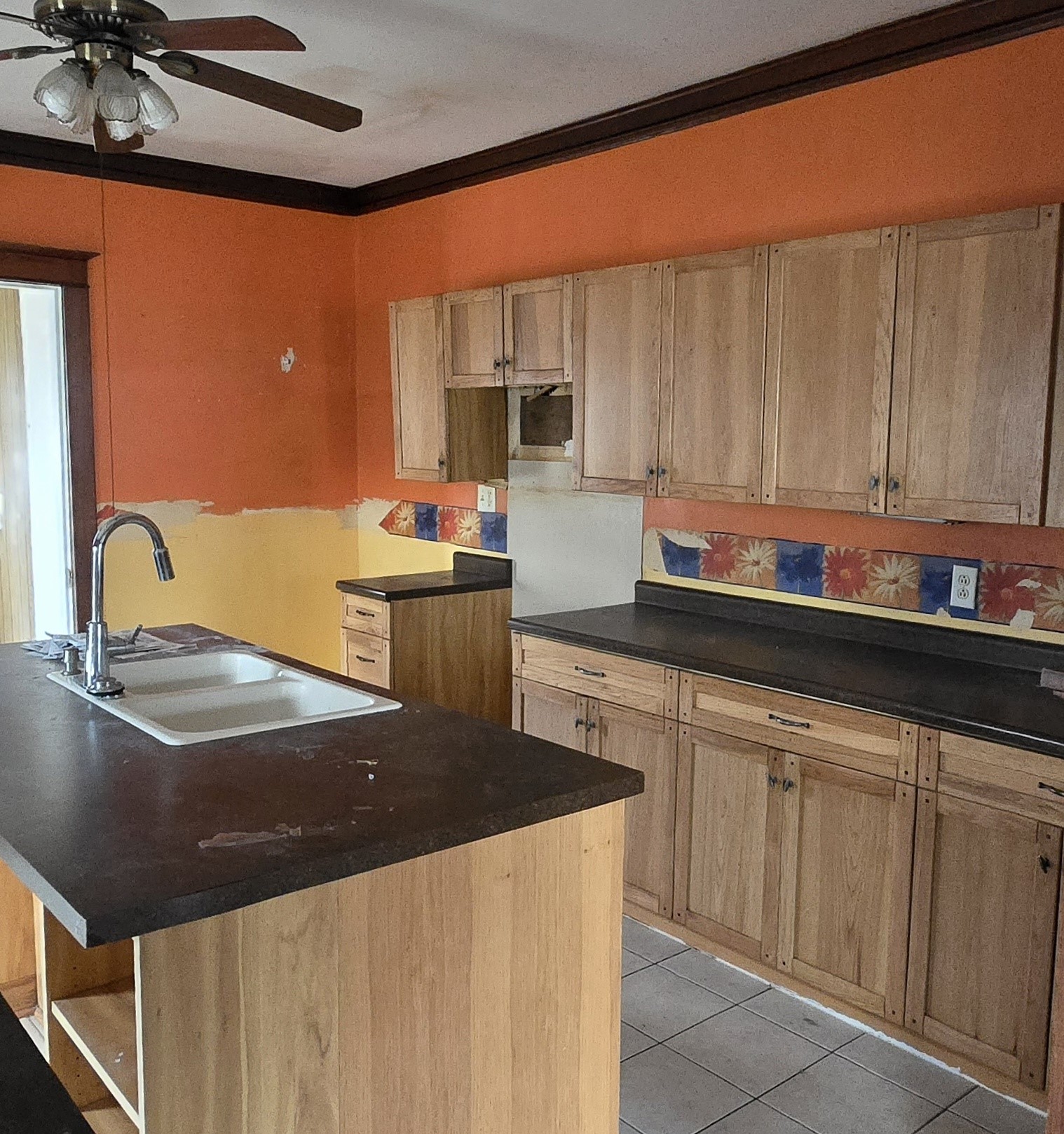 608 S Broadway Street Property Photo 15