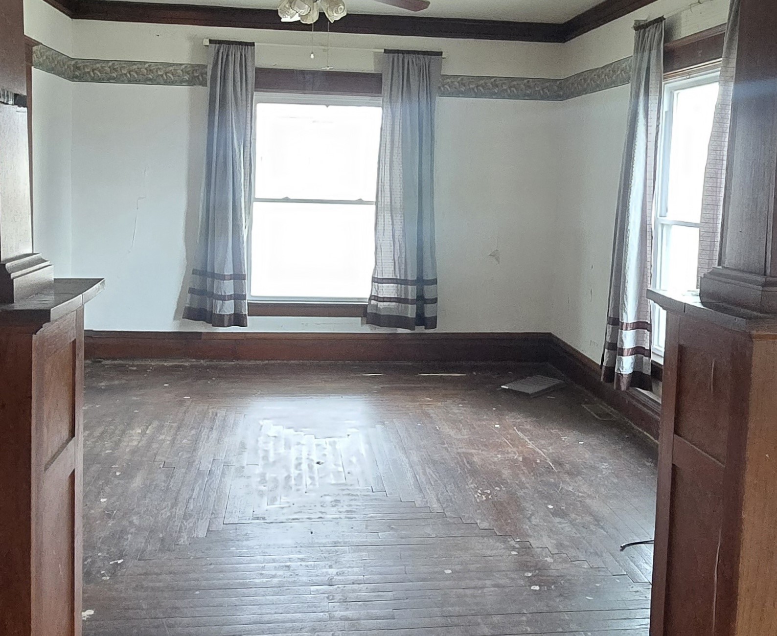 608 S Broadway Street Property Photo 16