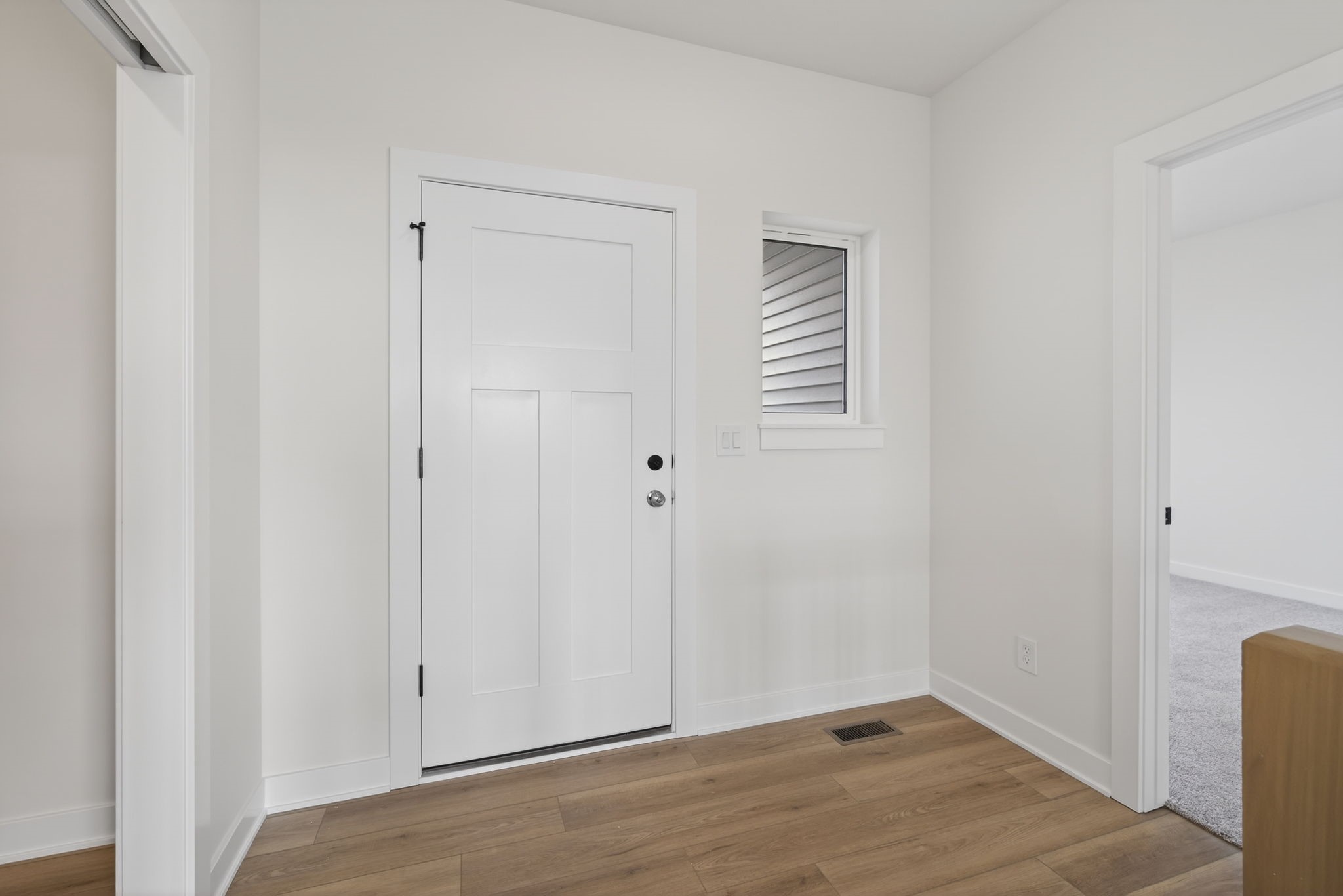 718 Plainside Avenue Property Photo 2