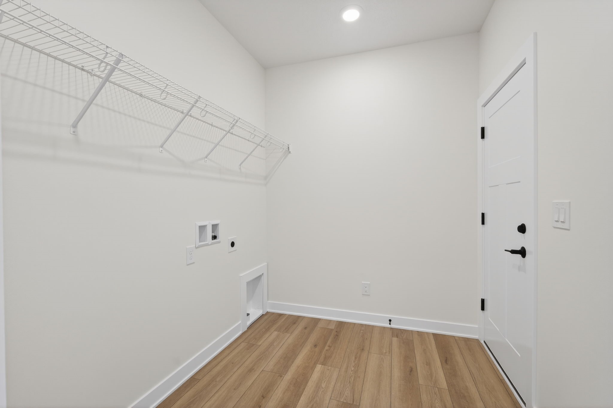 718 Plainside Avenue Property Photo 6