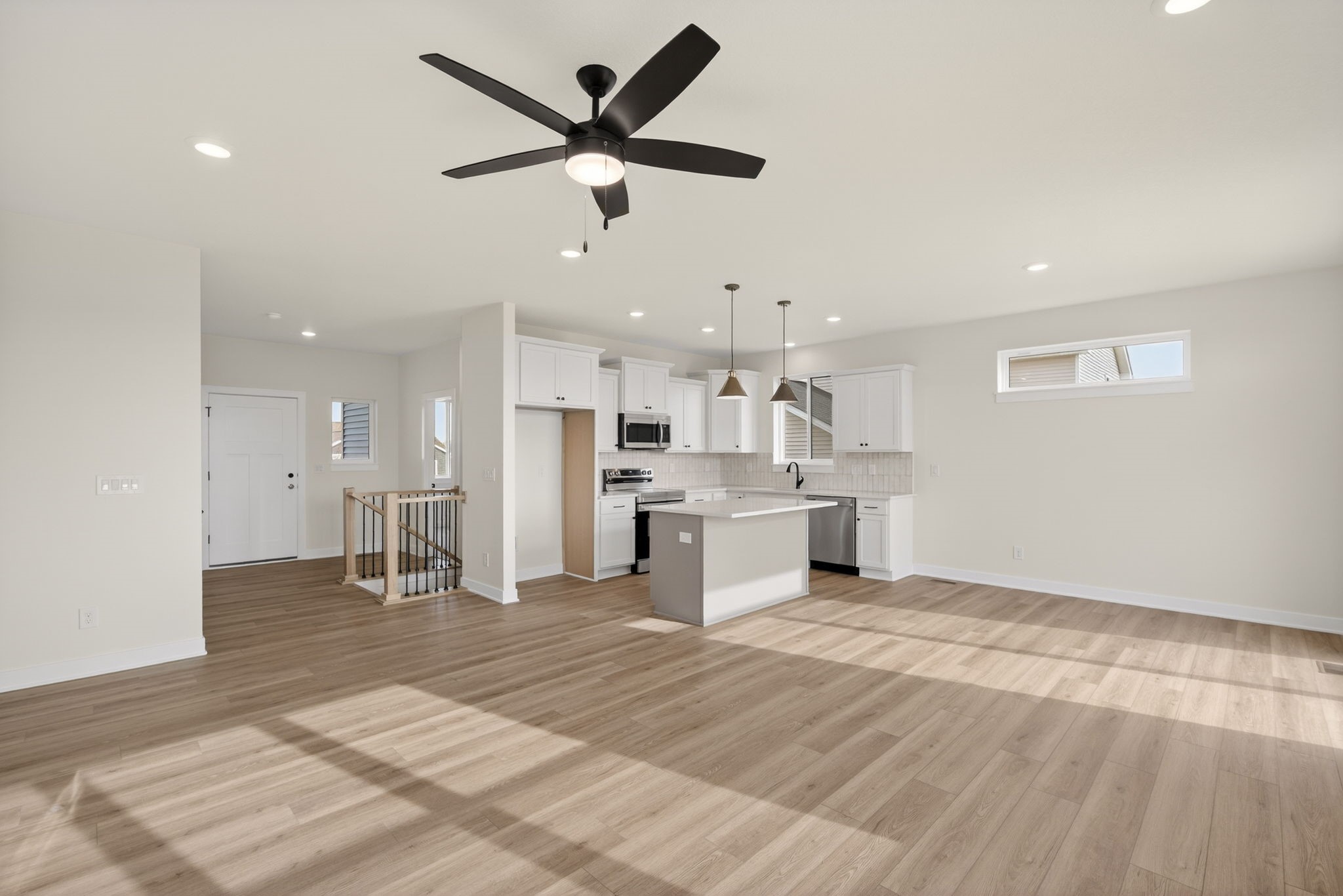 718 Plainside Avenue Property Photo 11