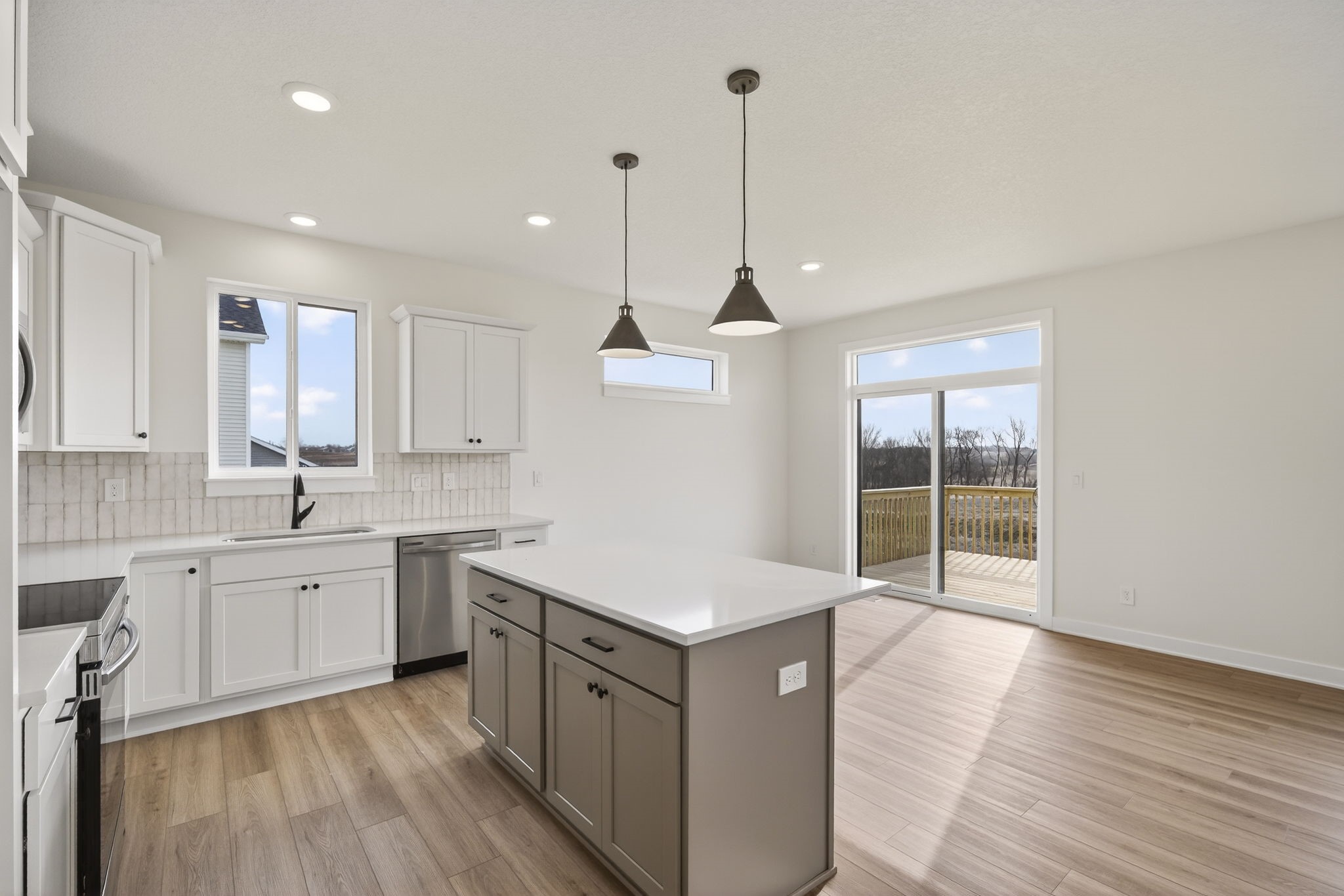 718 Plainside Avenue Property Photo 14