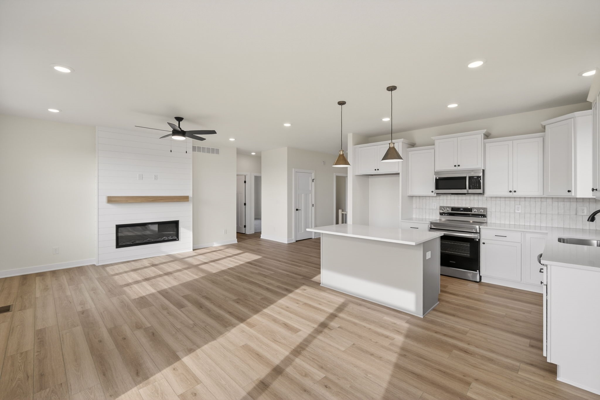 718 Plainside Avenue Property Photo 17