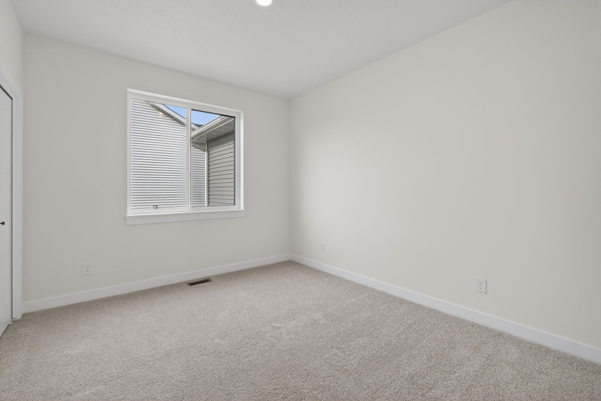 718 Plainside Avenue Property Photo 26