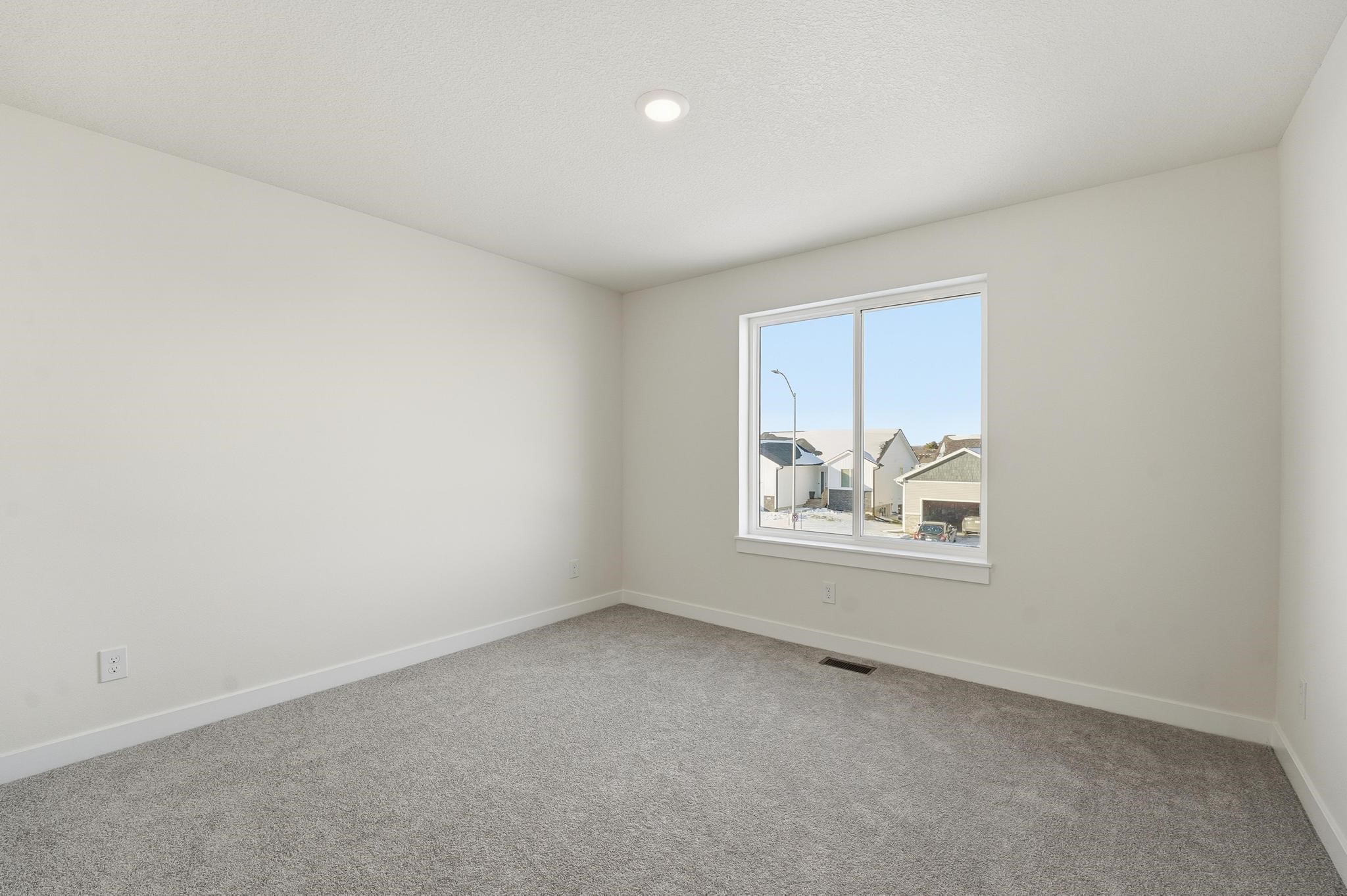 712 Plainside Avenue Property Photo 24