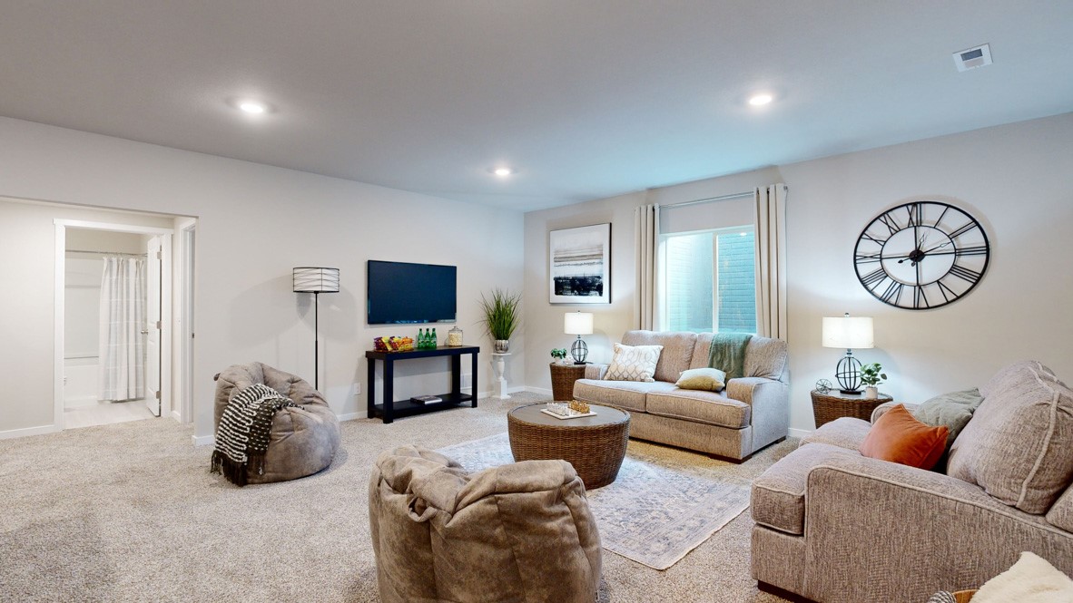 1049 Hillside Place Property Photo 18
