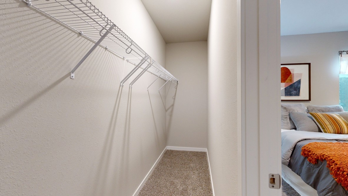 1049 Hillside Place Property Photo 23