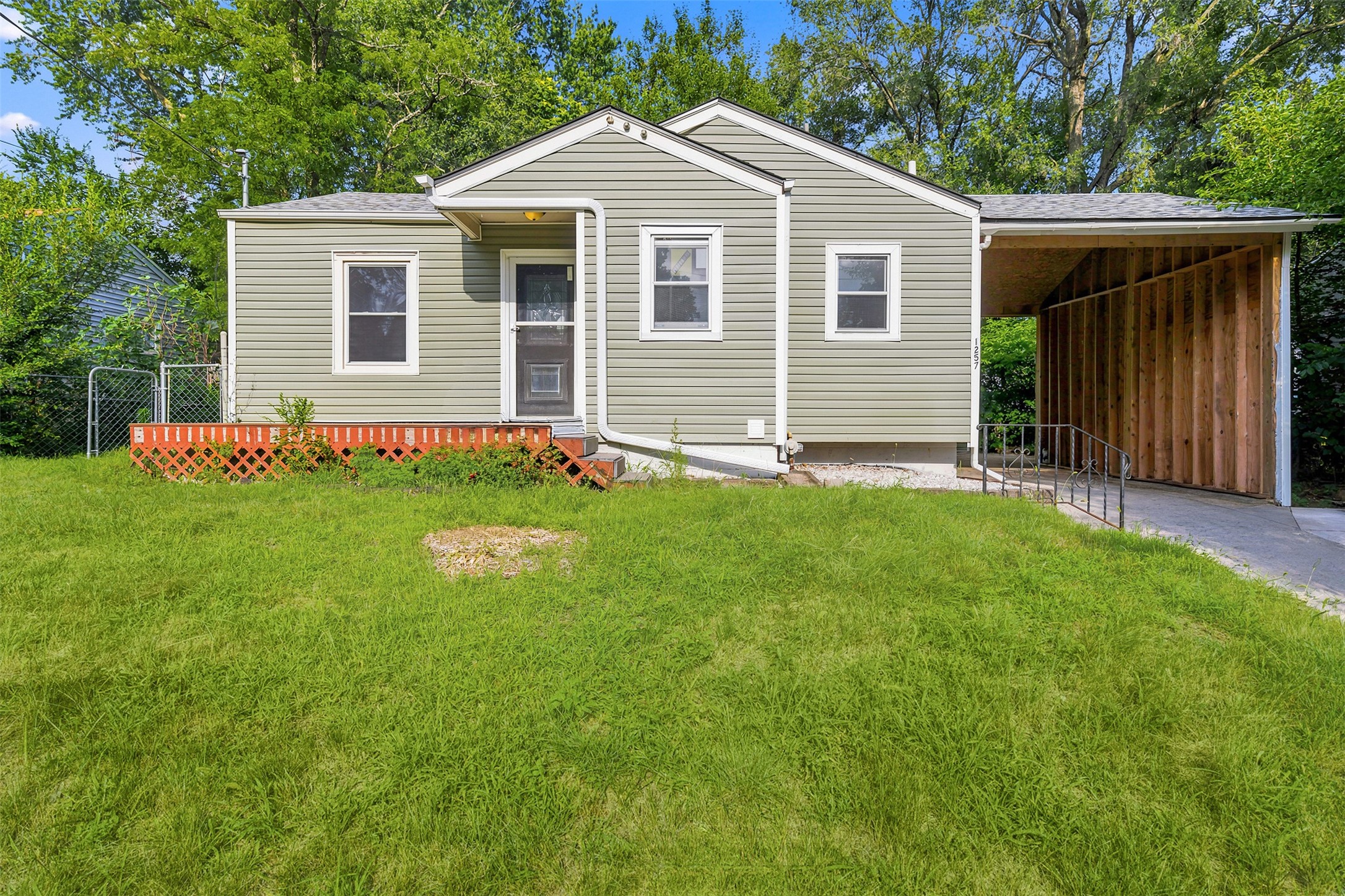 1257 E 33rd Street Property Photo 4