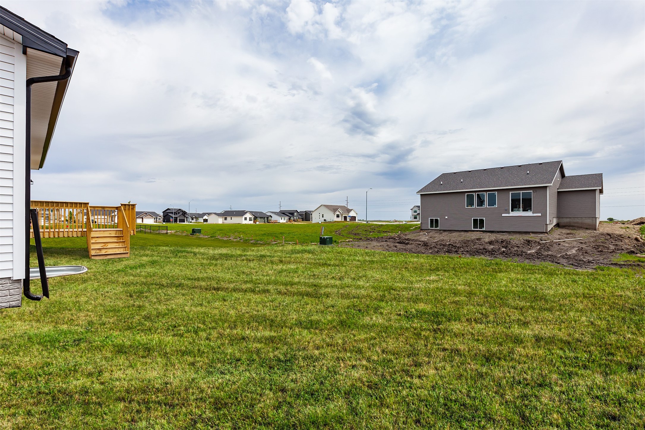 711 Ne Doe Pointe Drive Property Photo 5