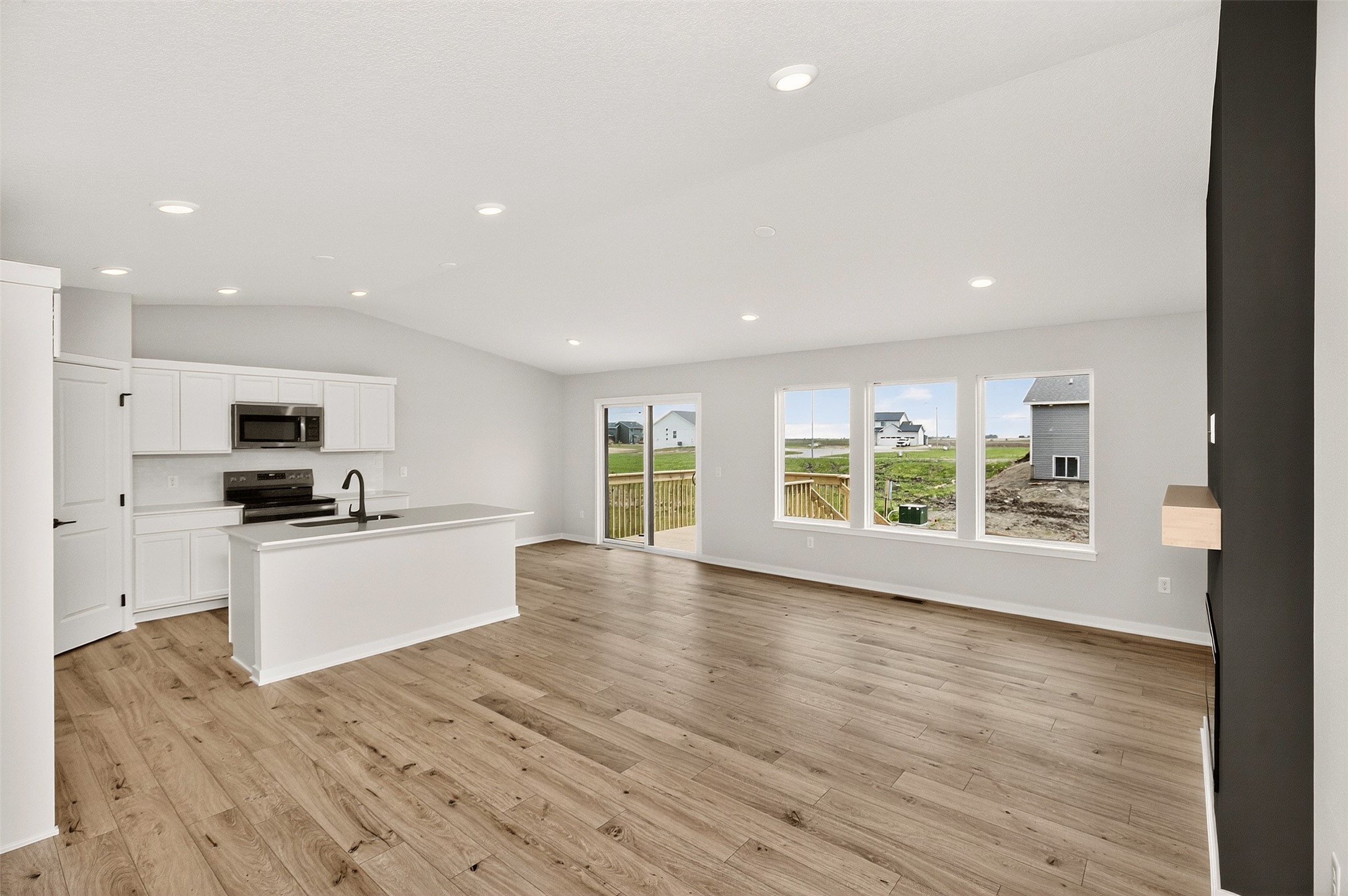 711 Ne Doe Pointe Drive Property Photo 14