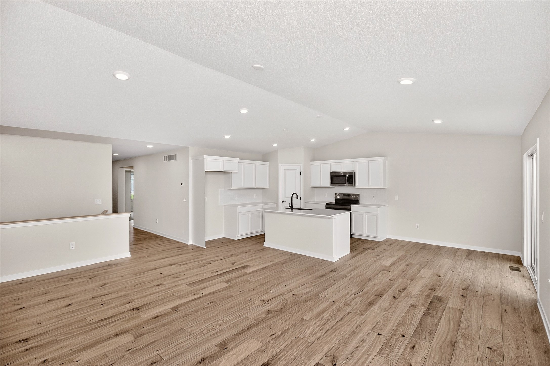 711 Ne Doe Pointe Drive Property Photo 17