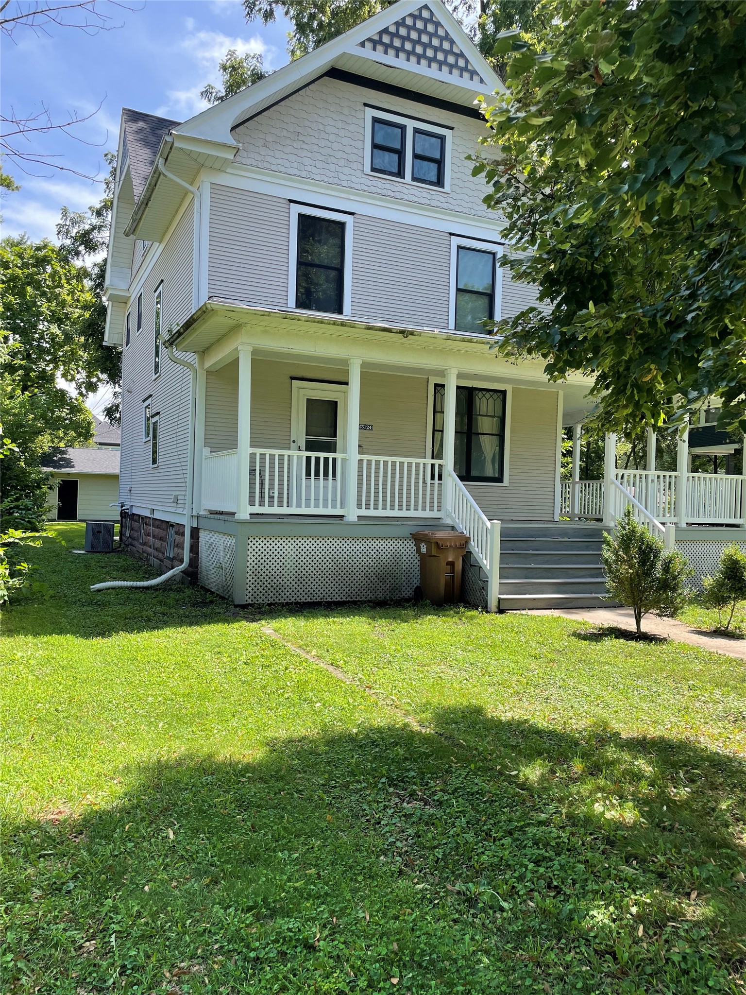 1324 Main Street Property Photo 2