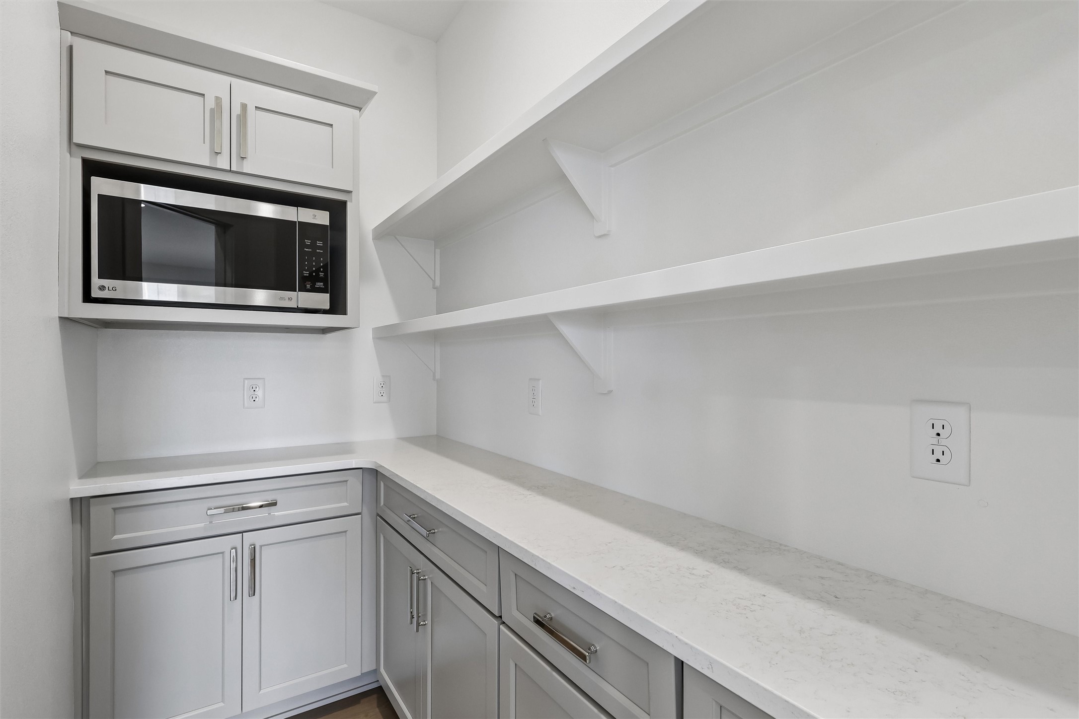 1809 Ne Pine Lake Circle Property Photo 16