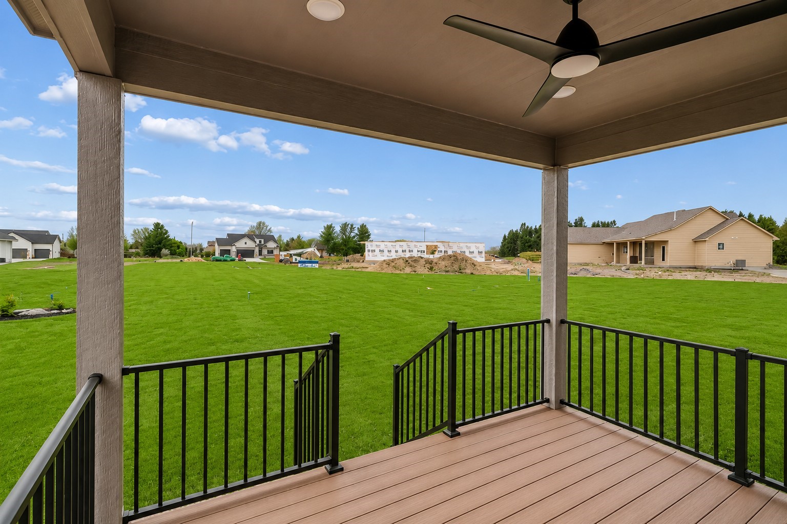 1809 Ne Pine Lake Circle Property Photo 32